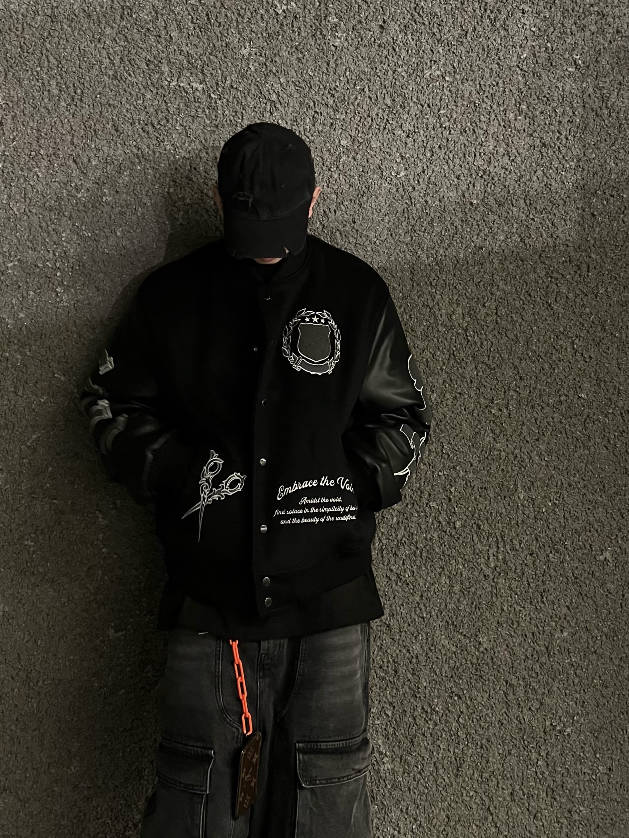 Project G/R Crashed Cap Black, MJD Eyelet Cargo Denim Pants Black 착용 스타일 - 4