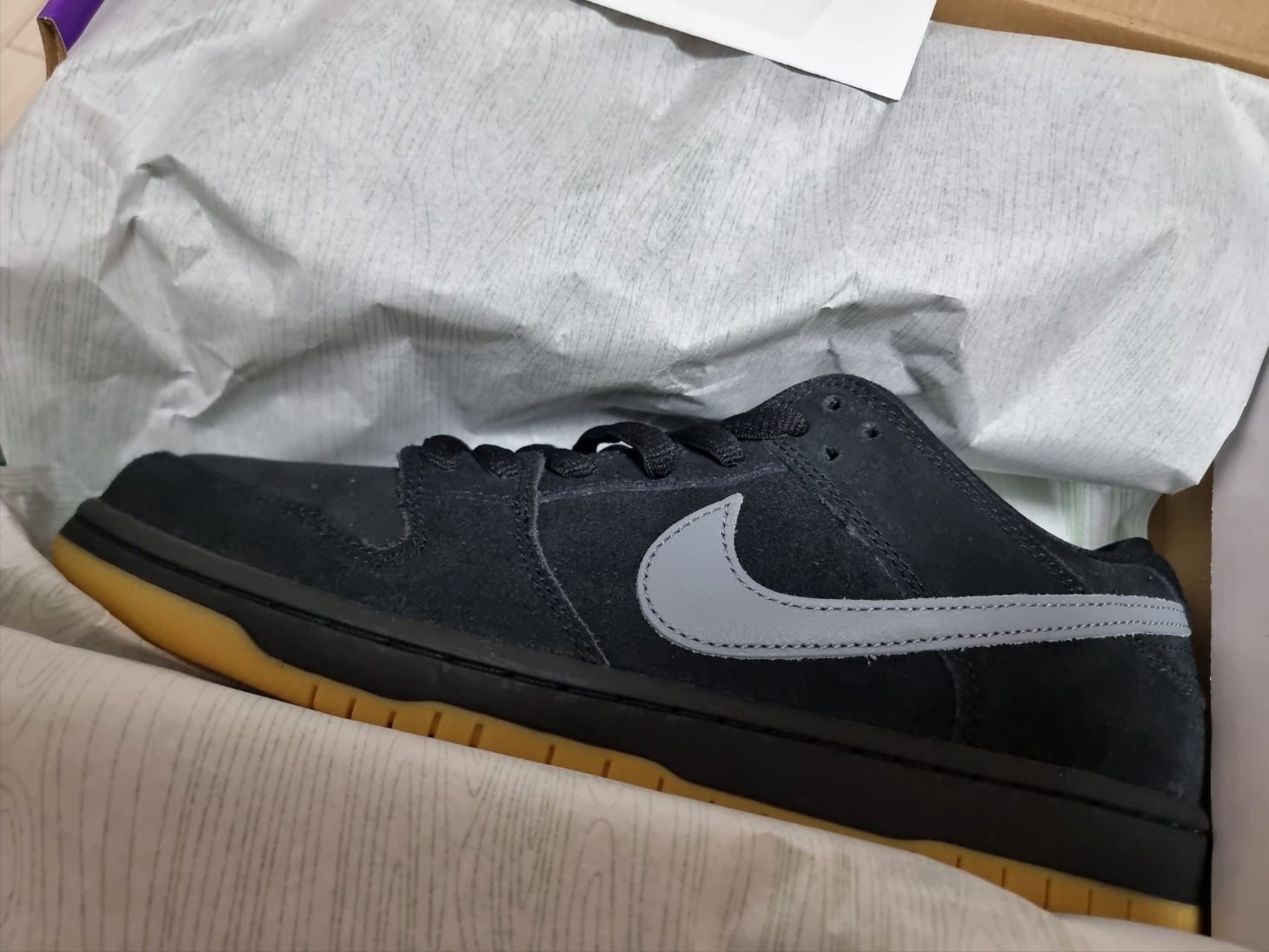 Nike SB Dunk Low Pro Black Cool Grey 착용 스타일 - 2