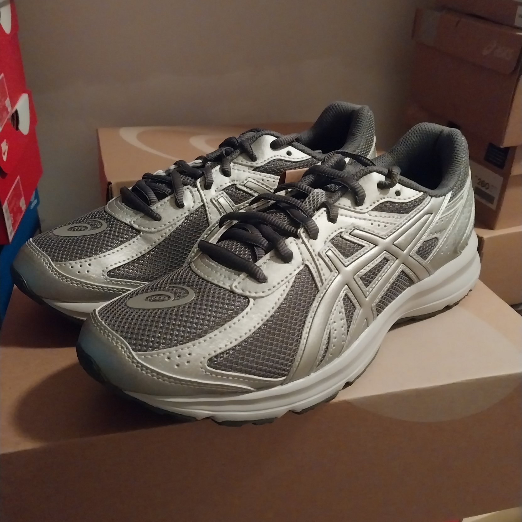 Asics Jog 100 S SMU Sheet Rock Pure Silver - 2E Wide 착용 스타일