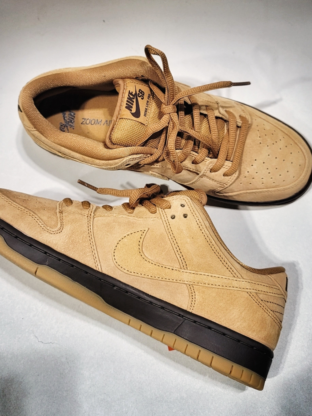 Nike SB Dunk Low Pro Wheat 2023 착용 스타일 - 3