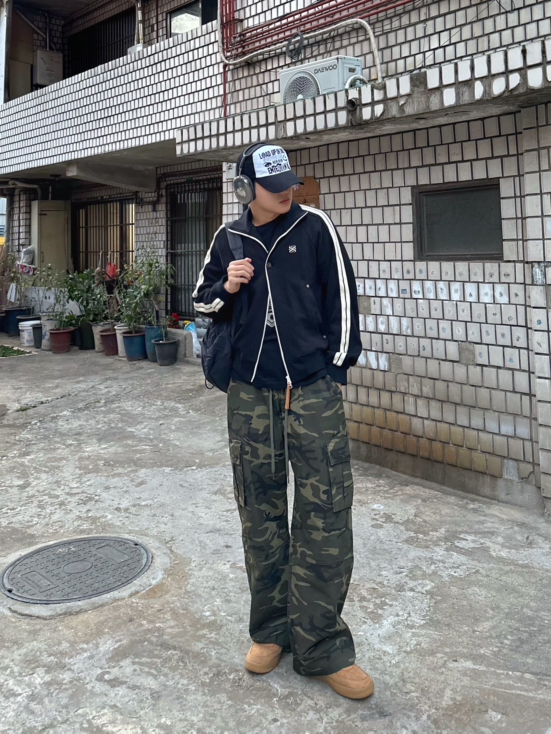 Apple AirPods Max Lightning Space Gray (Korean Ver.), Nike Air Force 1 '07 WB Flax 착용 스타일 - 2