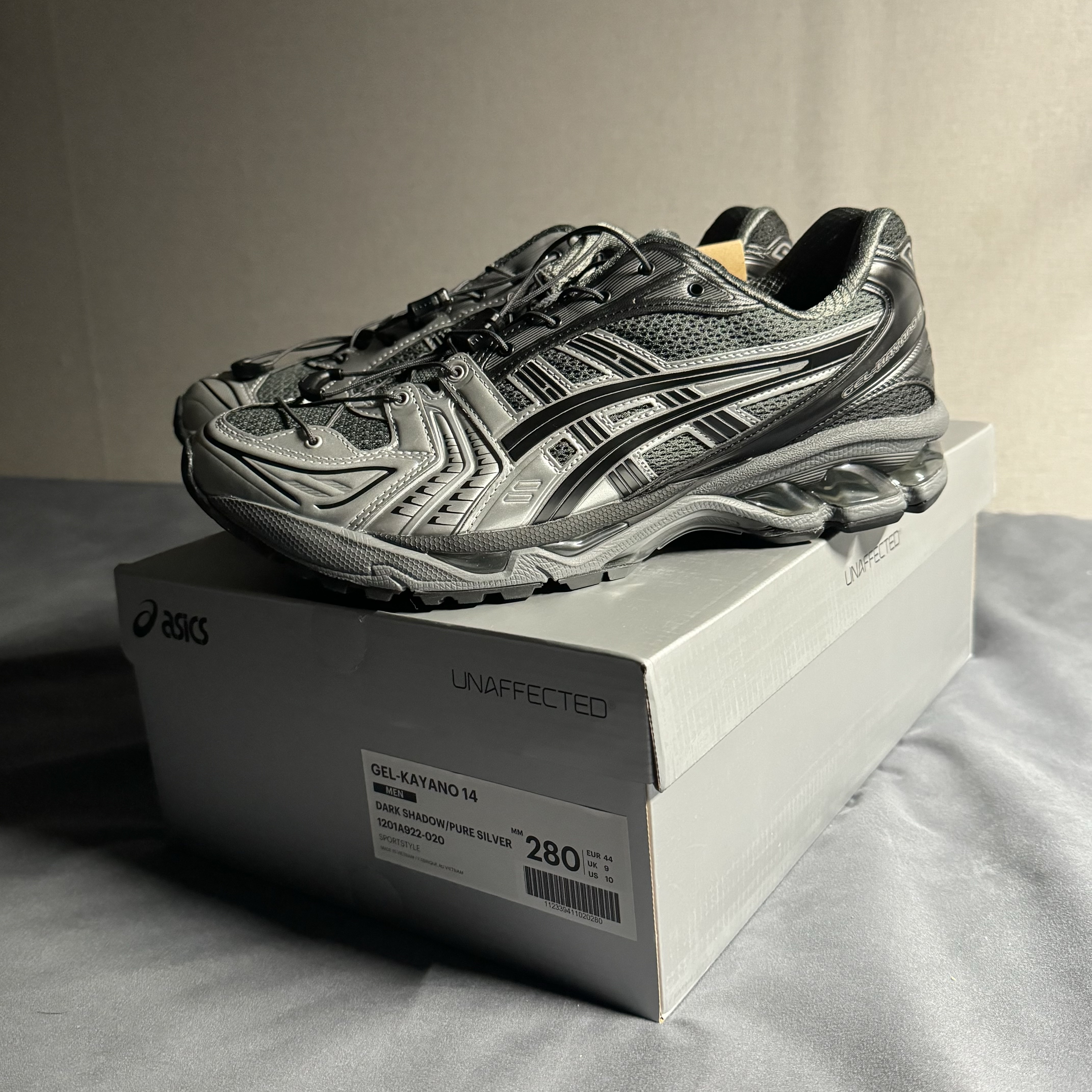 Asics x Unaffected Gel-Kayano 14 Silver Moon 착용 스타일