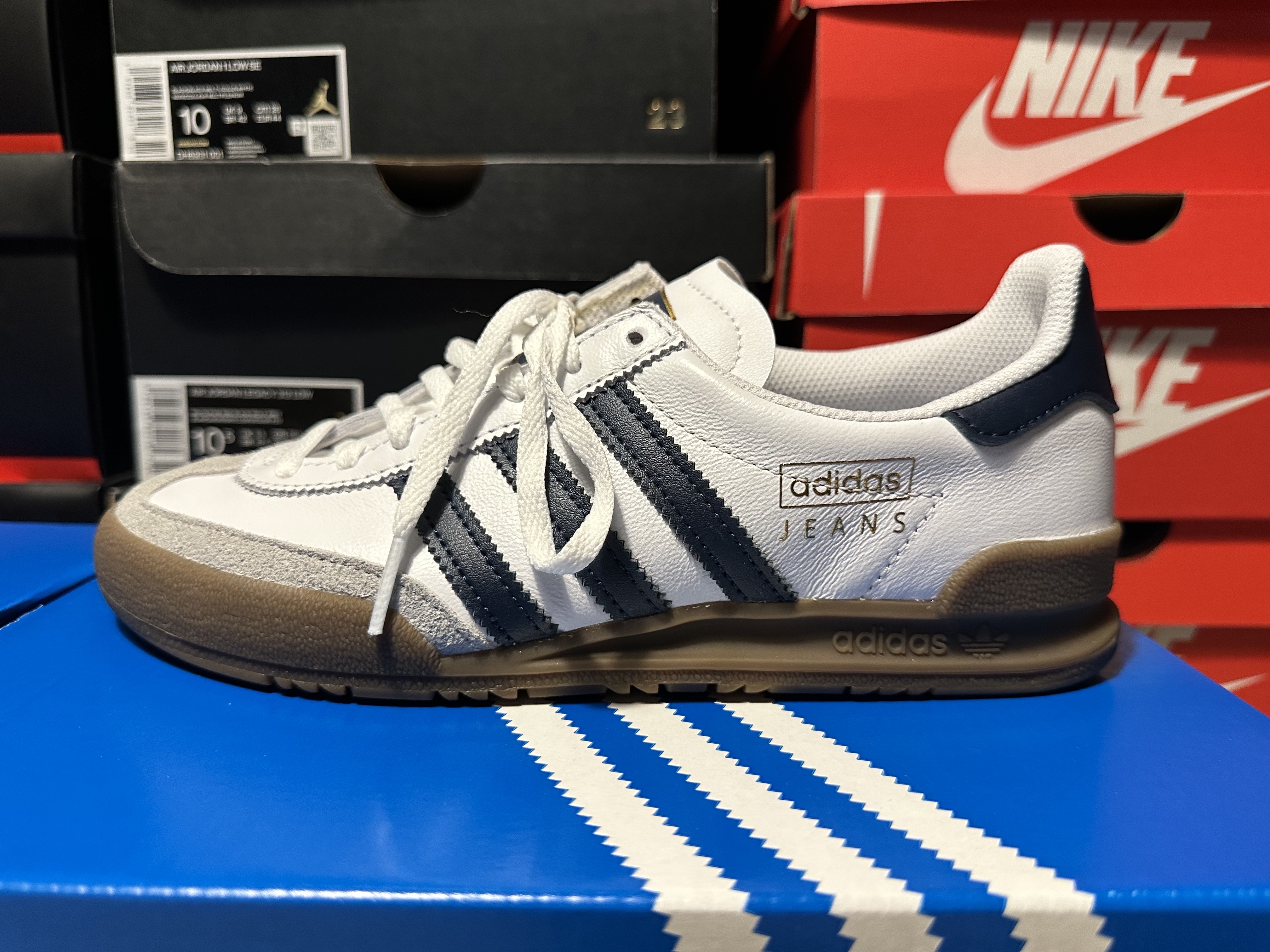 Adidas Jeans Cloud White Collegiate Navy Gum, Adidas Jeans Cloud White Collegiate Green Gum 착용 스타일 - 5