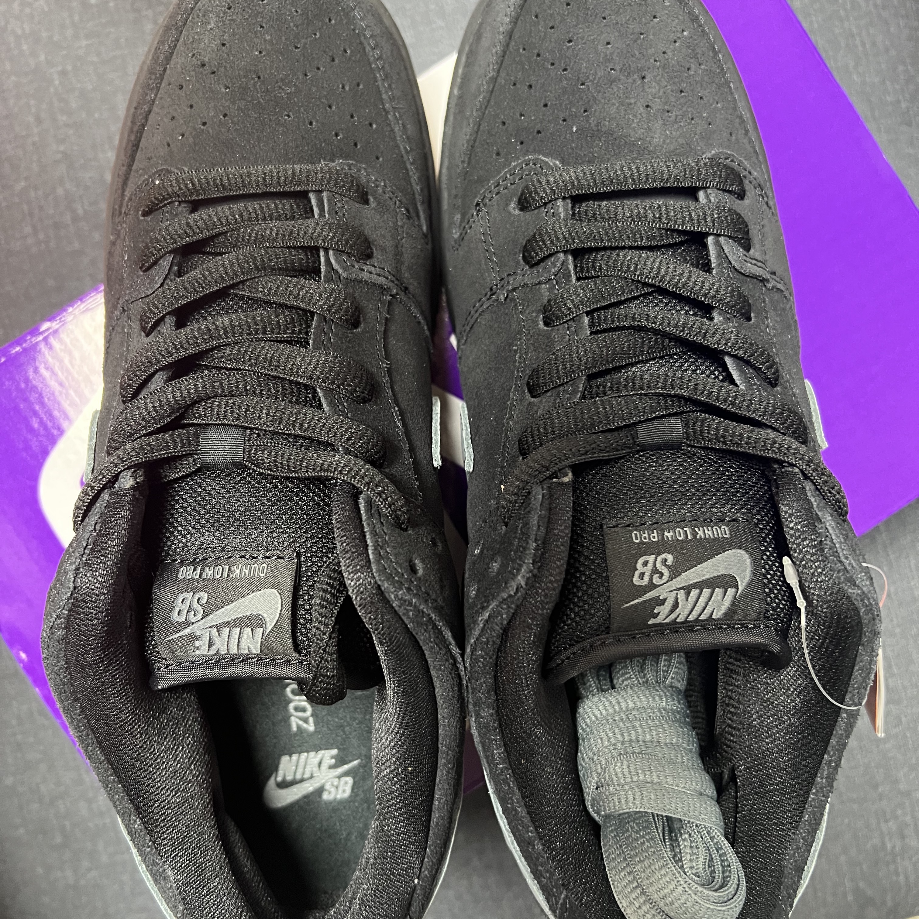 Nike SB Dunk Low Pro Black Cool Grey 착용 스타일 - 1