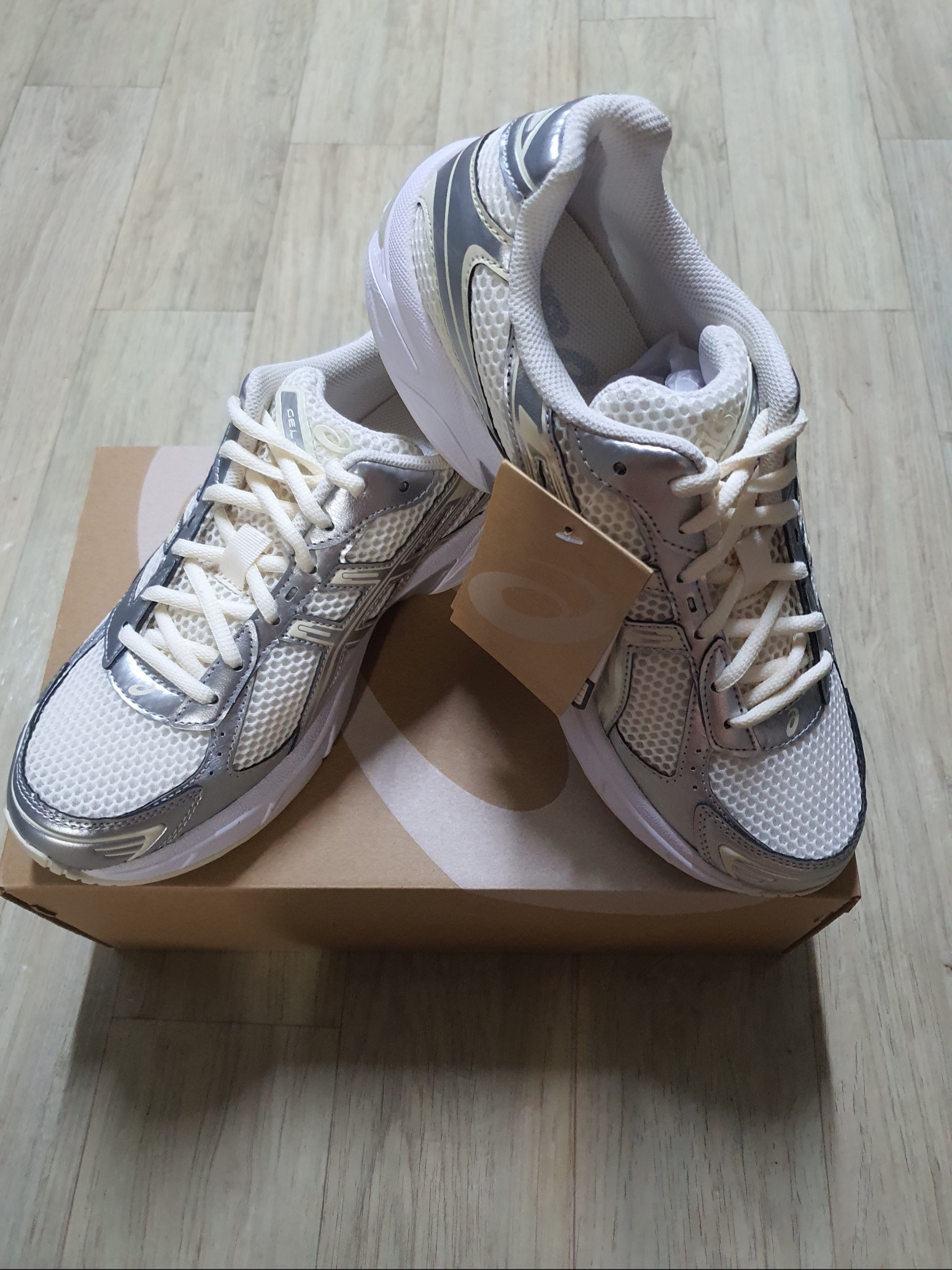 (W) Asics Gel-1130 Cream Pure Silver 착용 스타일 - 2