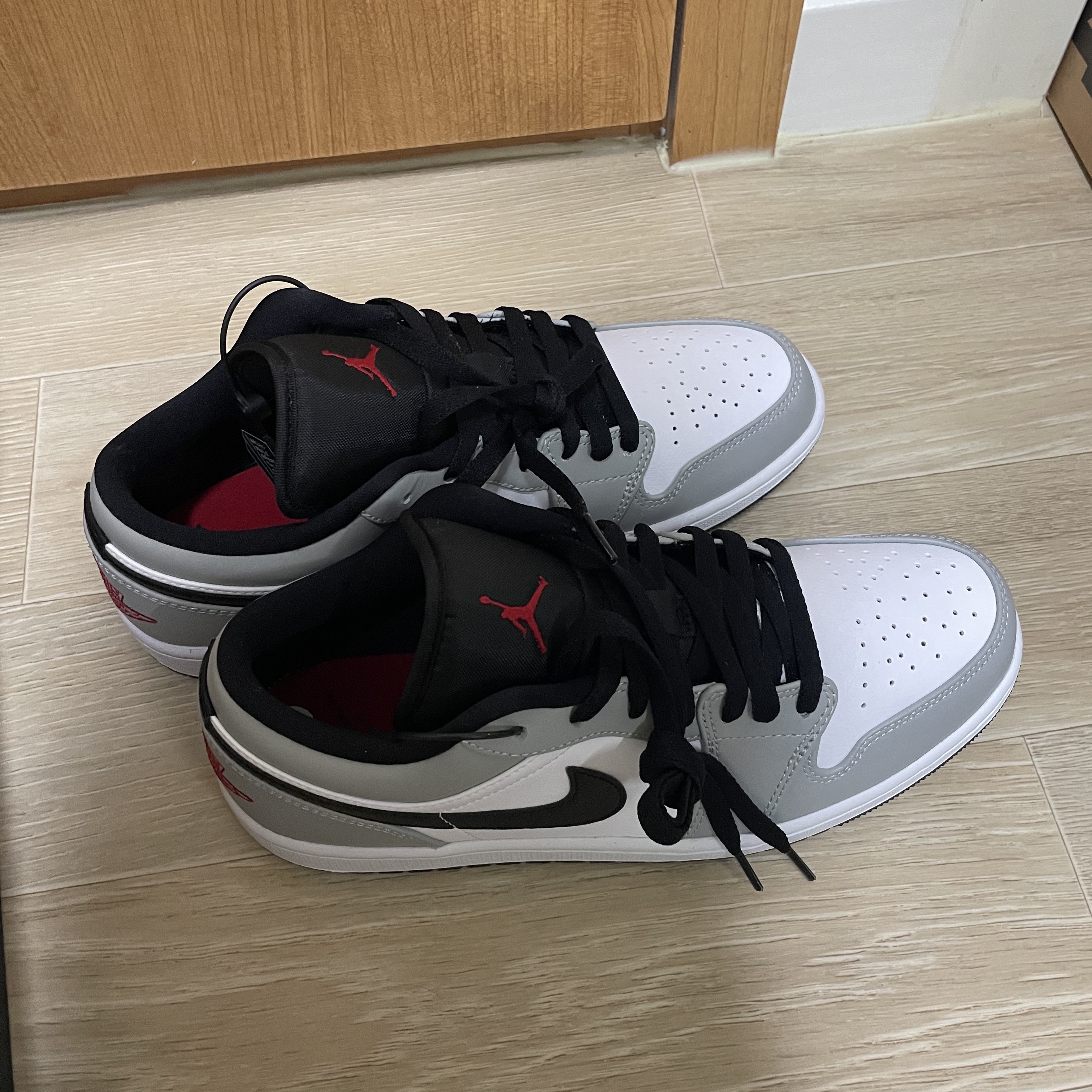 Jordan 1 Low Light Smoke Grey 착용 스타일