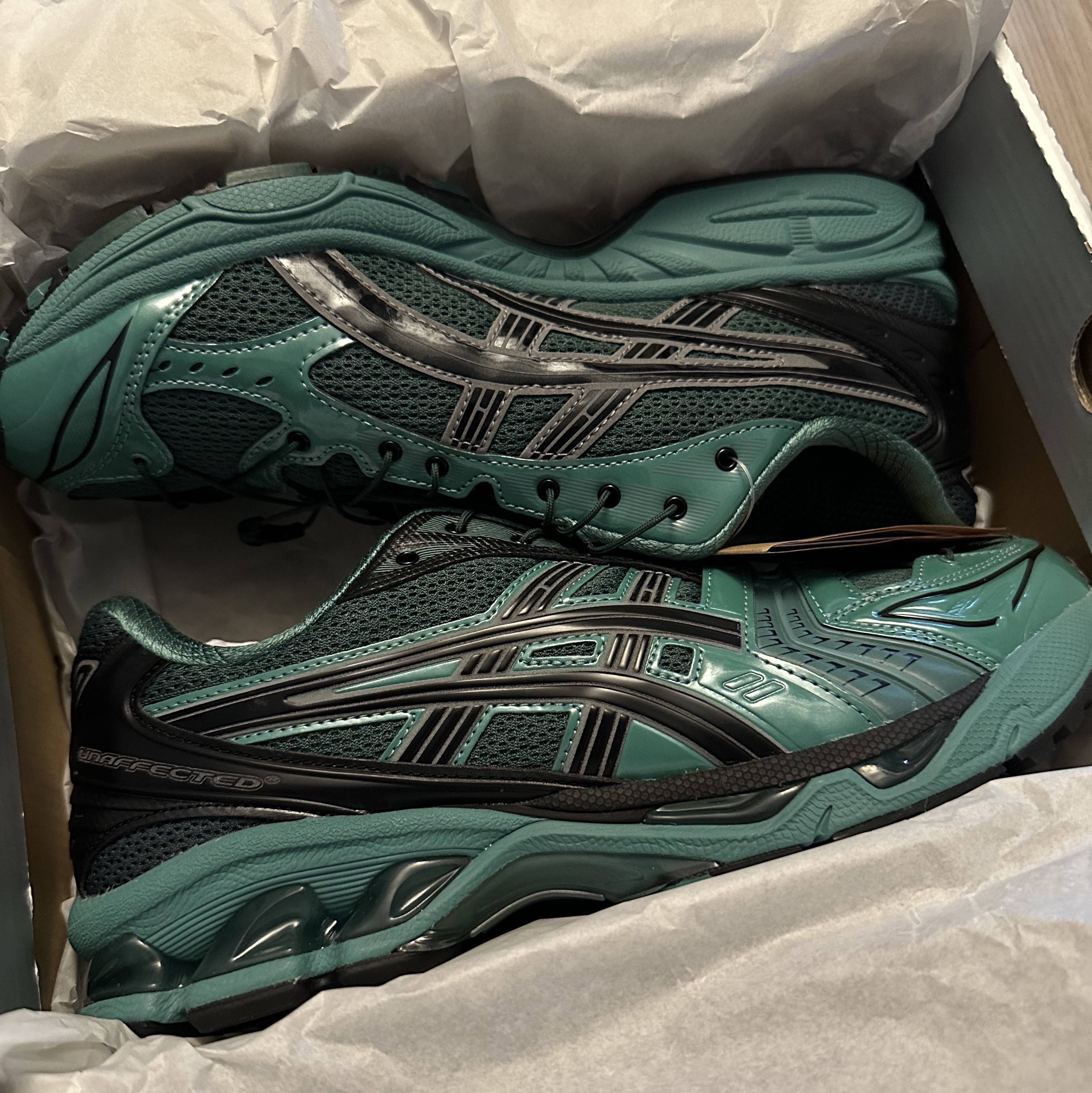 Asics x Unaffected Gel-Kayano 14 Uranus Green 착용 스타일