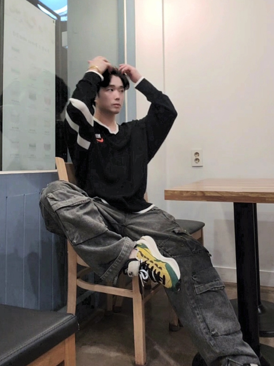 Nike x Sacai VaporWaffle Tour Yellow & Gorge Green Sail, Louis Vuitton Chain Links Bracelet Gold 착용 스타일 - 1