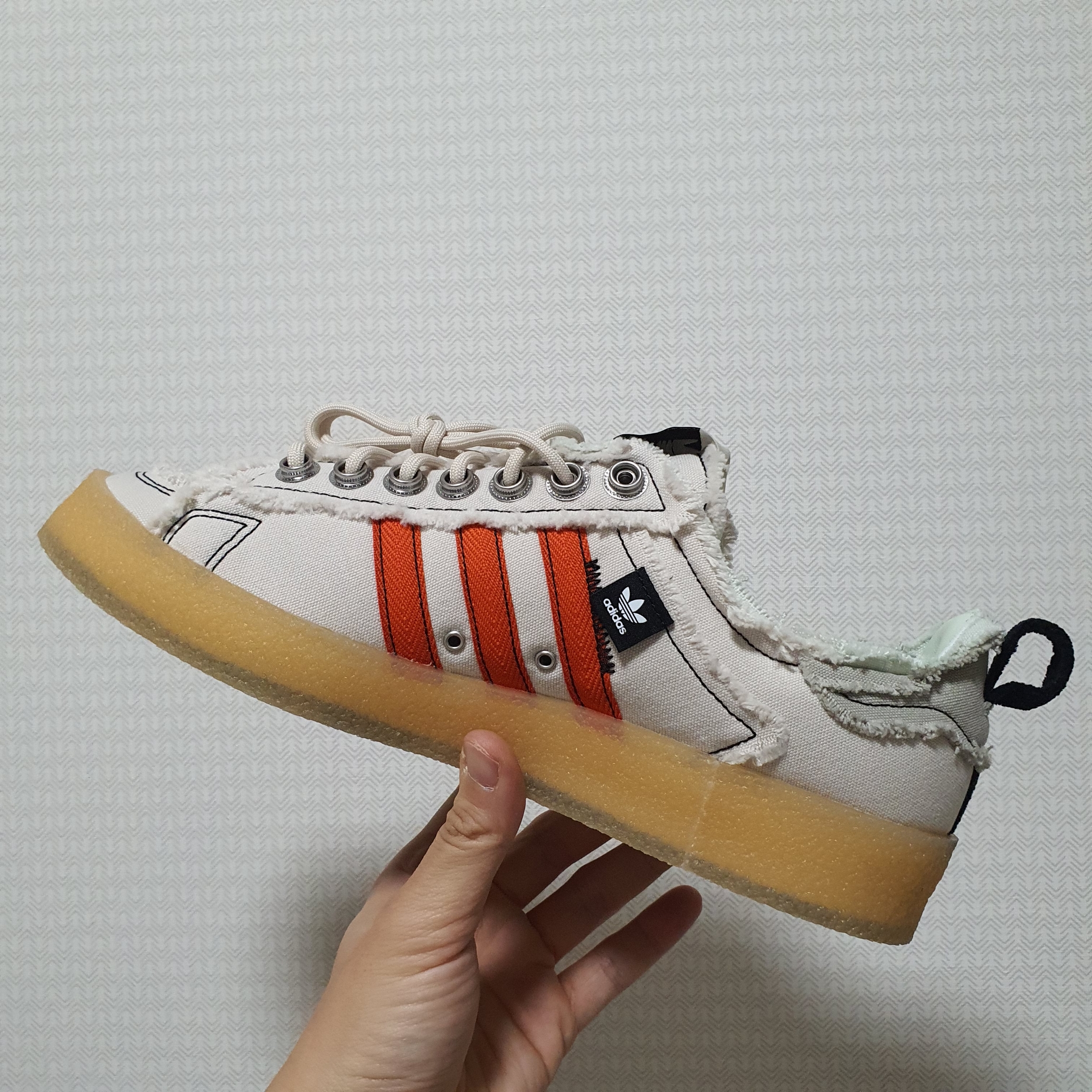 Adidas x Song for the Mute Campus 80s Bliss Core Black 착용 스타일 - 2