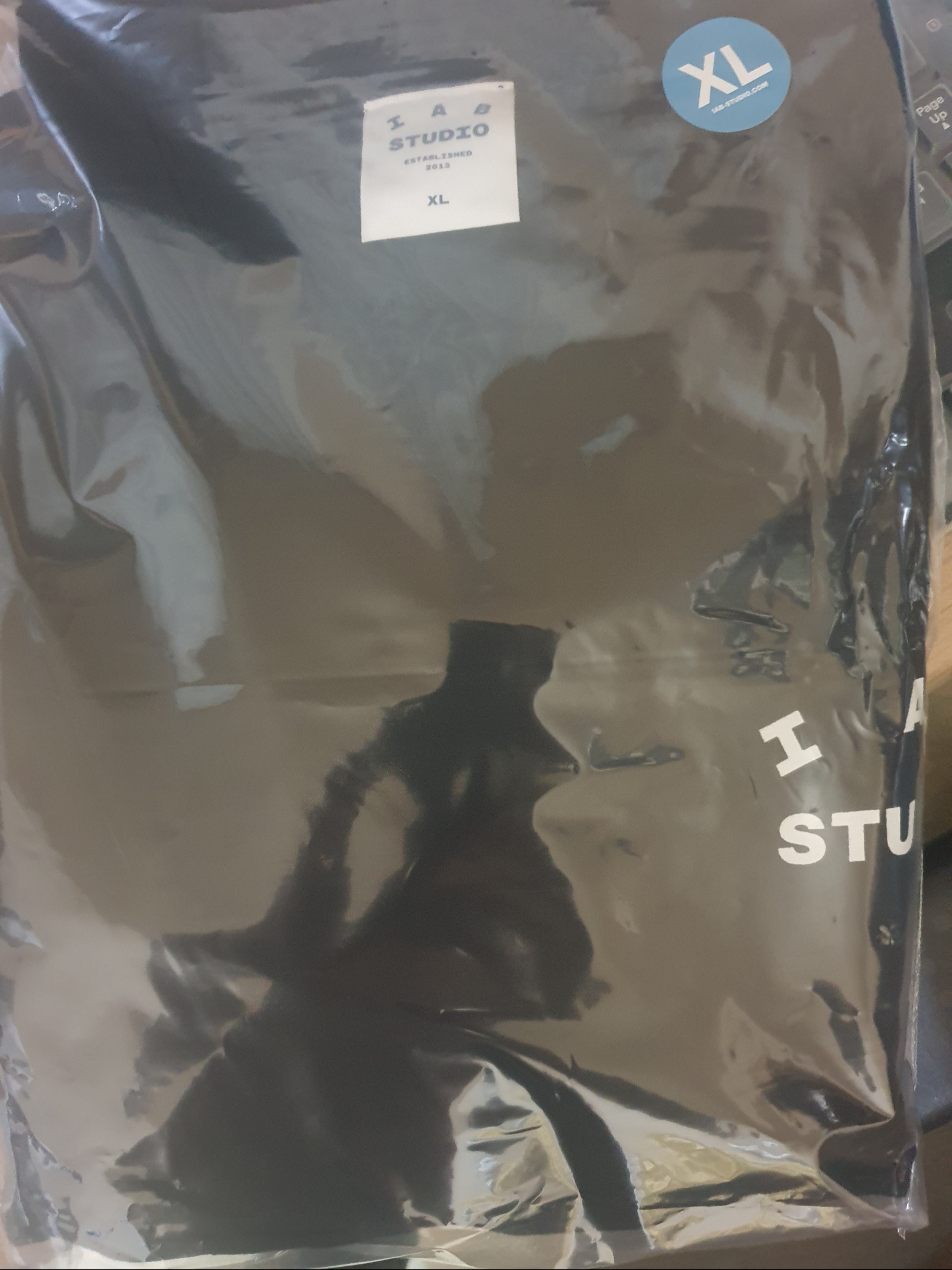 IAB Studio Long Sleeve Black - 23FW 착용 스타일