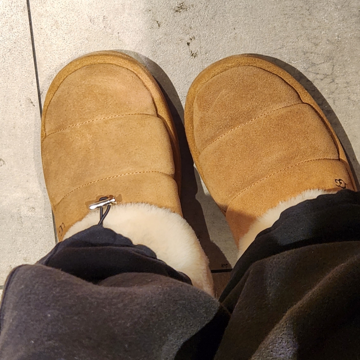 (W) UGG Tazzlita Chestnut 착용 스타일 - 2