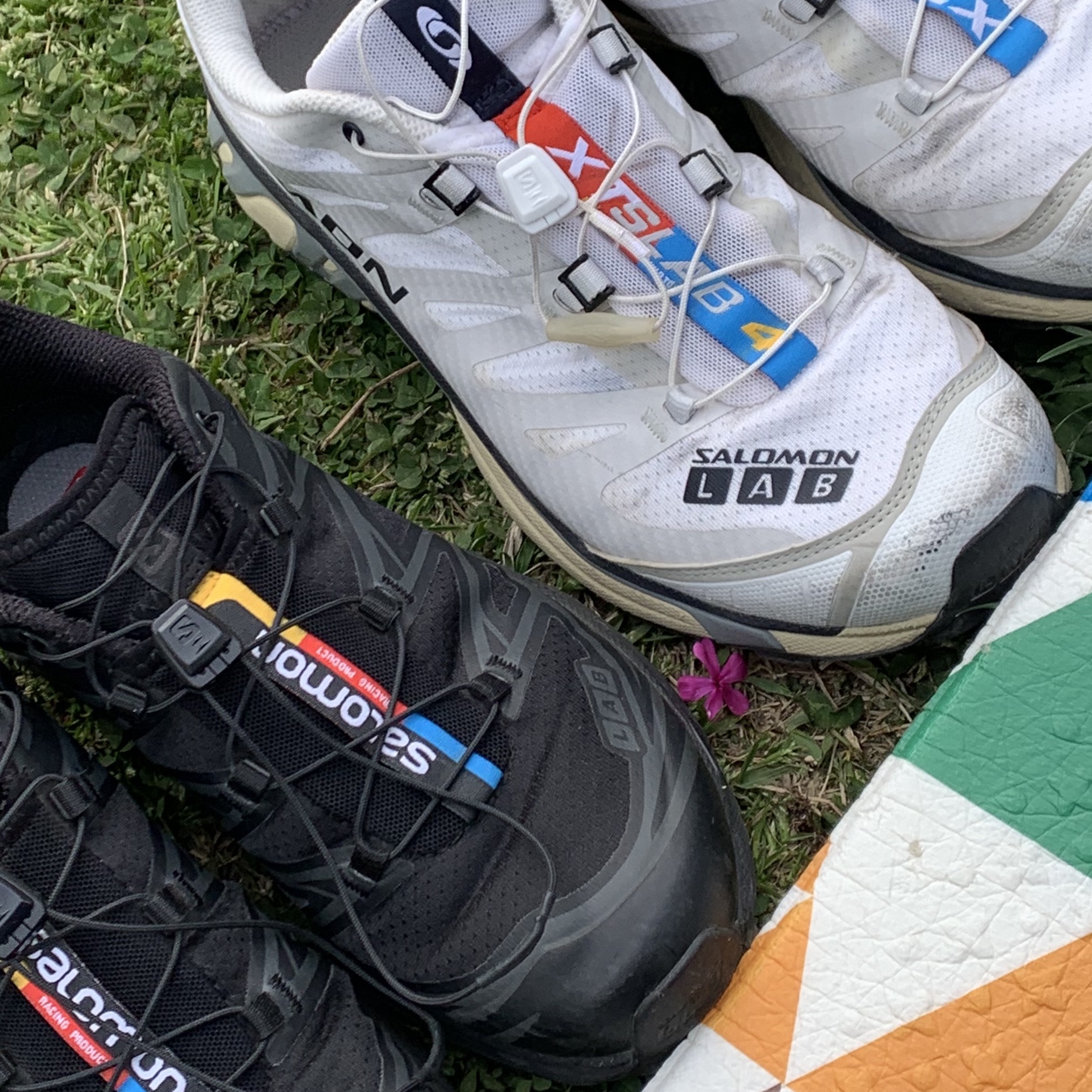 Salomon XT-6 ADV Black, Salomon XT-4 White Lunar Rock 착용 스타일