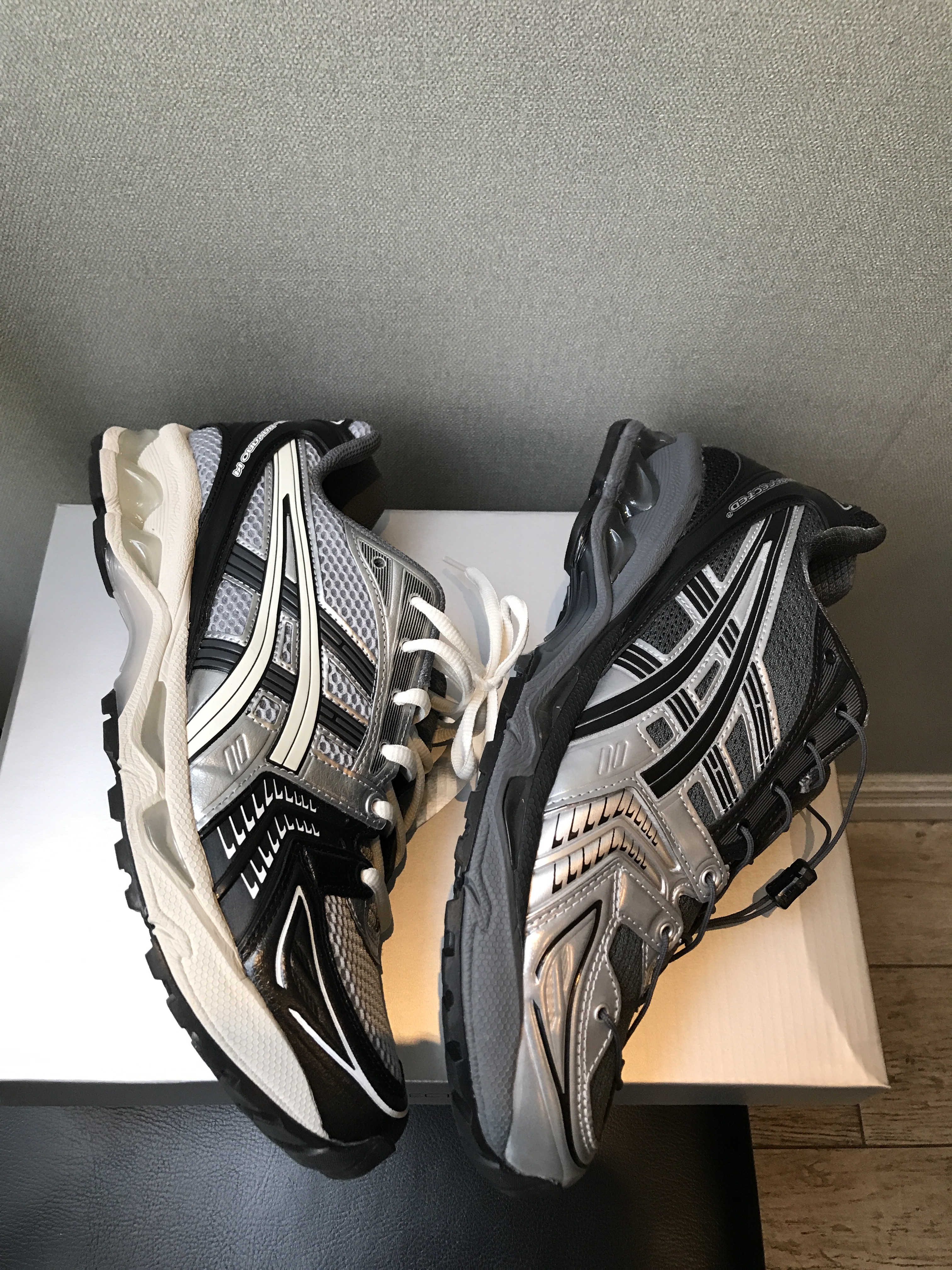 Asics x Unaffected Gel-Kayano 14 Silver Moon 착용 스타일 - 6
