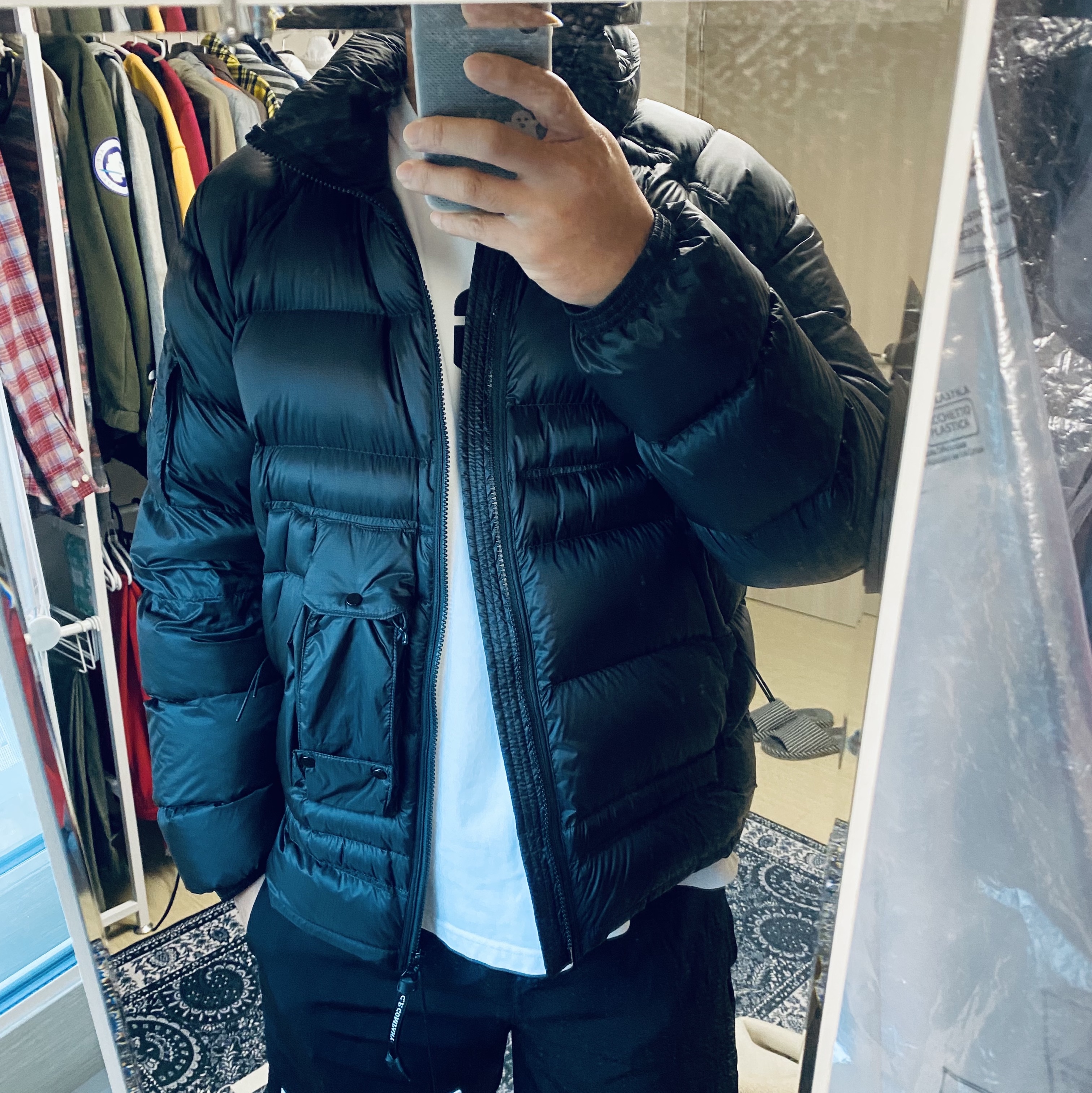 C.P. Company DD Shell Detachable Hood Down Jacket Black - 22FW 착용 스타일 - 2