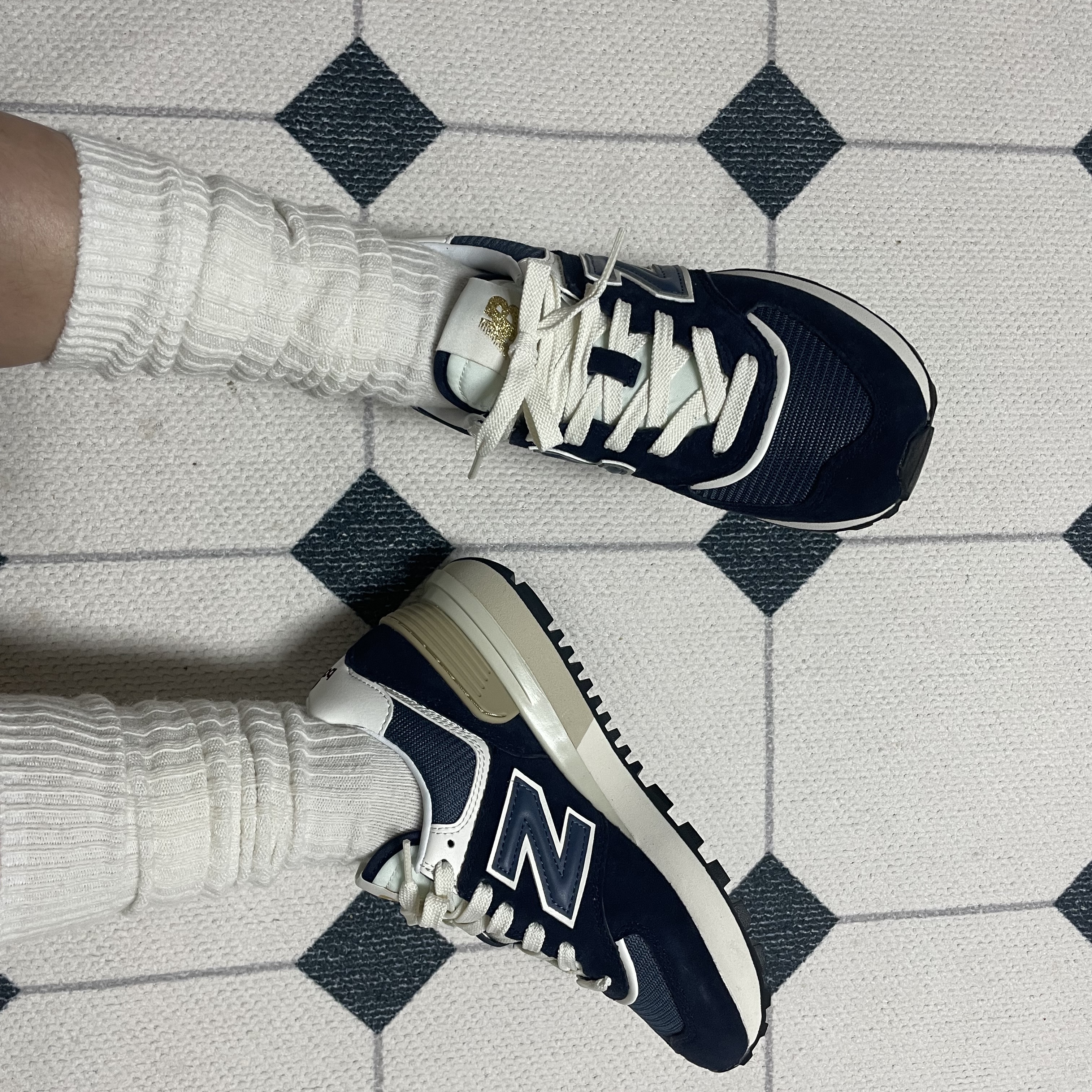 New Balance 574 Legacy Navy 착용 스타일