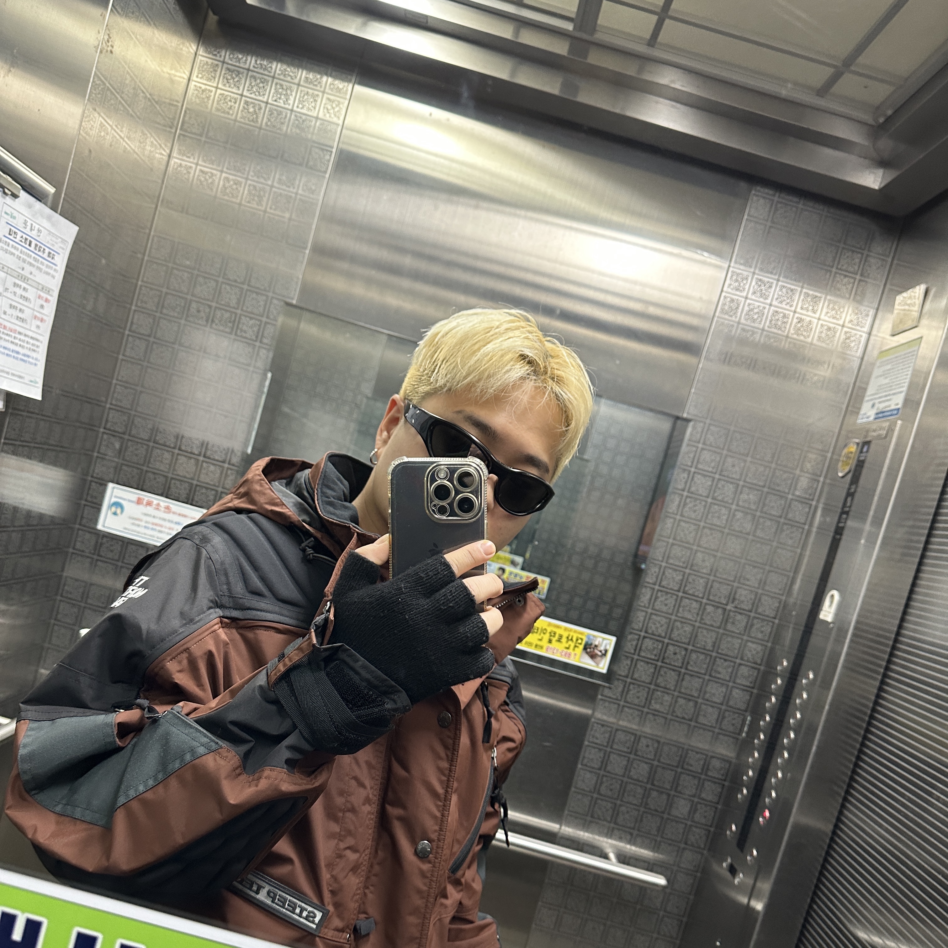 Gentle Monster x Maison Margiela MM003 Black Black, Supreme x The North Face Steep Tech Apogee Jacket Brown - 22FW 착용 스타일