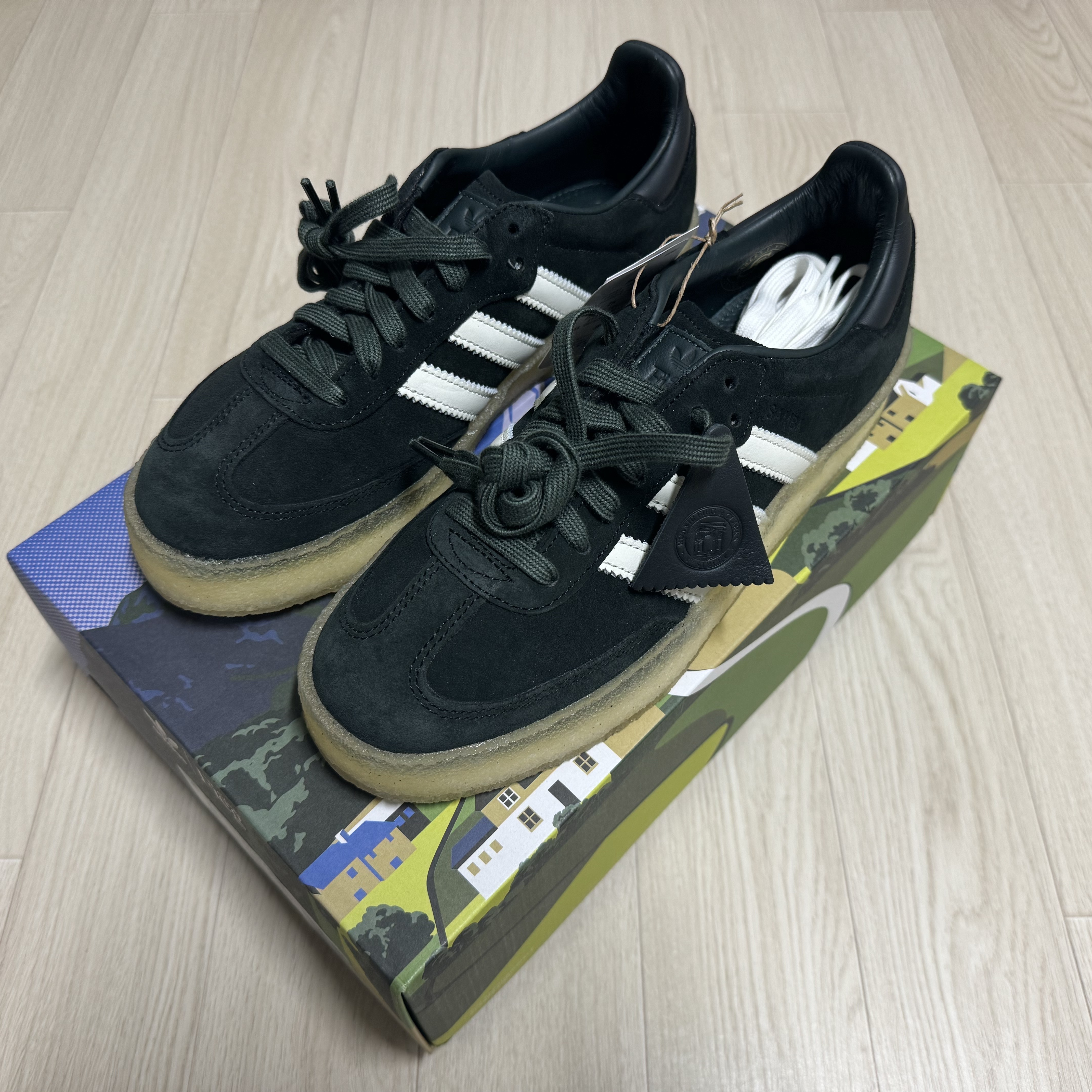 Adidas x Clarks x Ronnie Fieg 8th Street Samba Shadow Green 착용 스타일