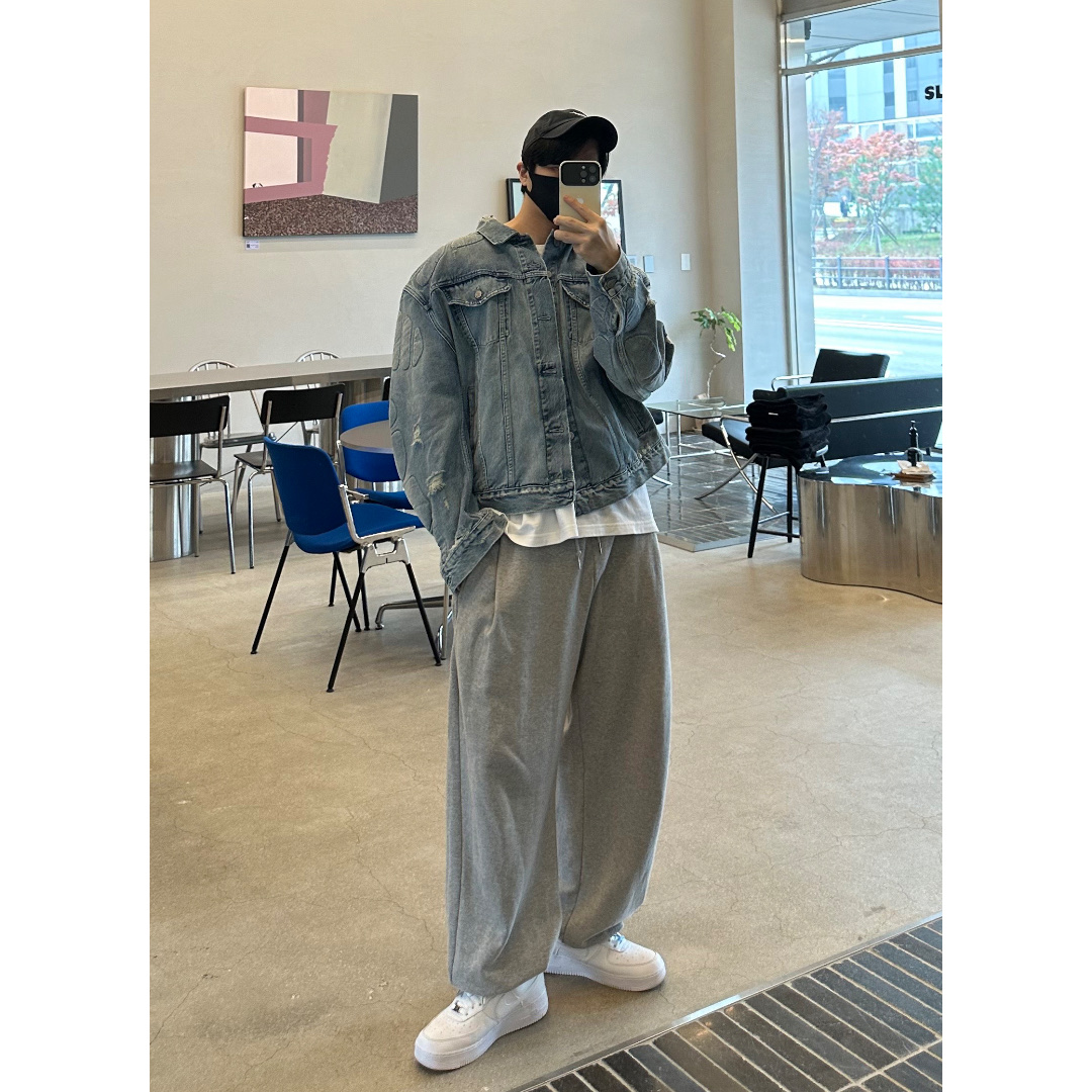 Yeezy Gap Engineered By Balenciaga Padded Denim Jacket Blue, Nike x Drake Nocta Air Force 1 Low SP Certified Lover Boy White 착용 스타일 - 1