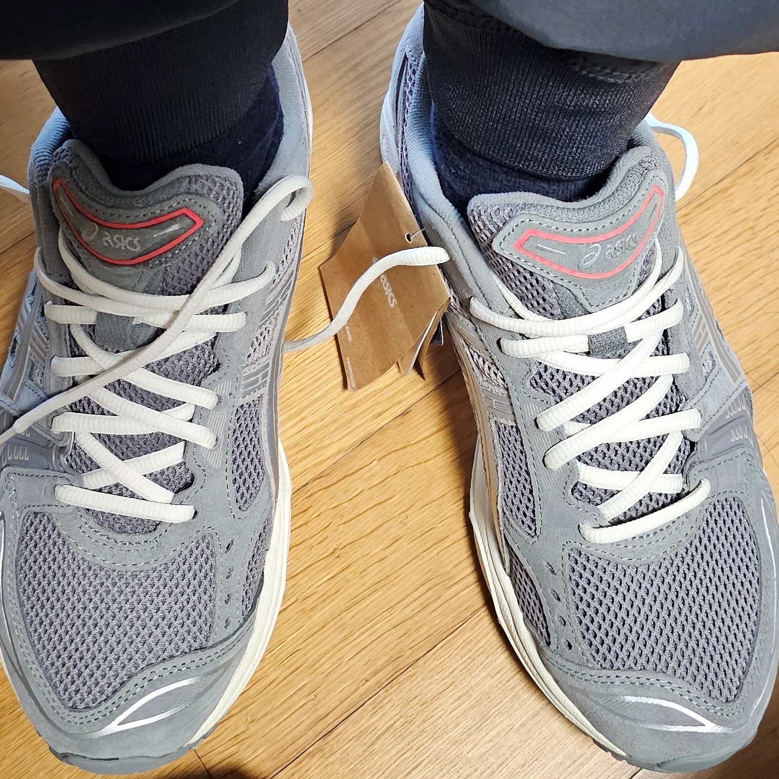 Asics Gel-Kayano 14 Clay Grey Pure Silver 착용 스타일