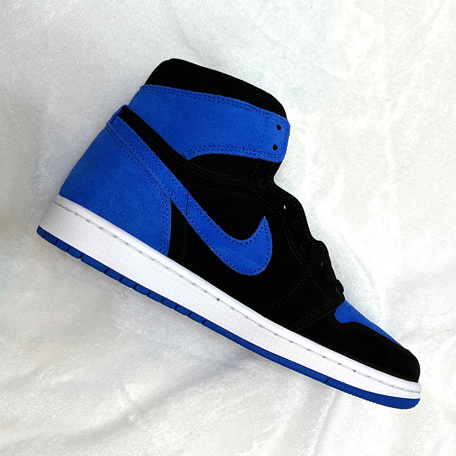 Jordan 1 Retro High OG Royal Reimagined 착용 스타일 - 1