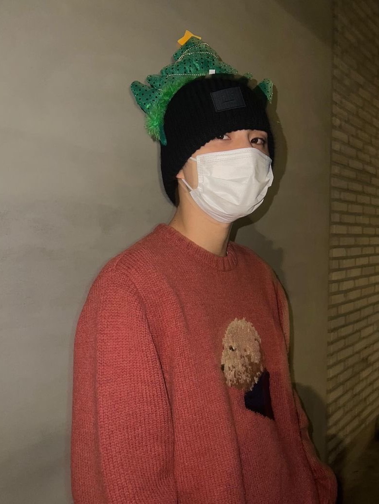 Acne Studios Large Face Logo Beanie Black 착용 스타일