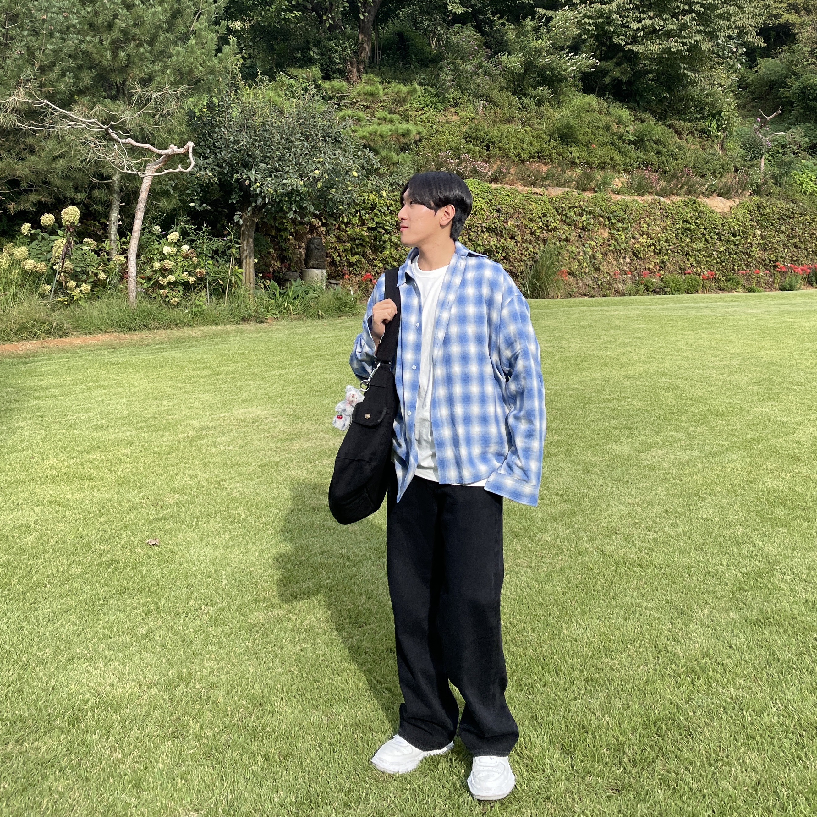 Nonnod Flexible String Check Shirts Vintage Blue, Maison Mihara Yasuhiro Wayne OG Sole Embossed Leather Low-top Sneakers White 착용 스타일 - 1