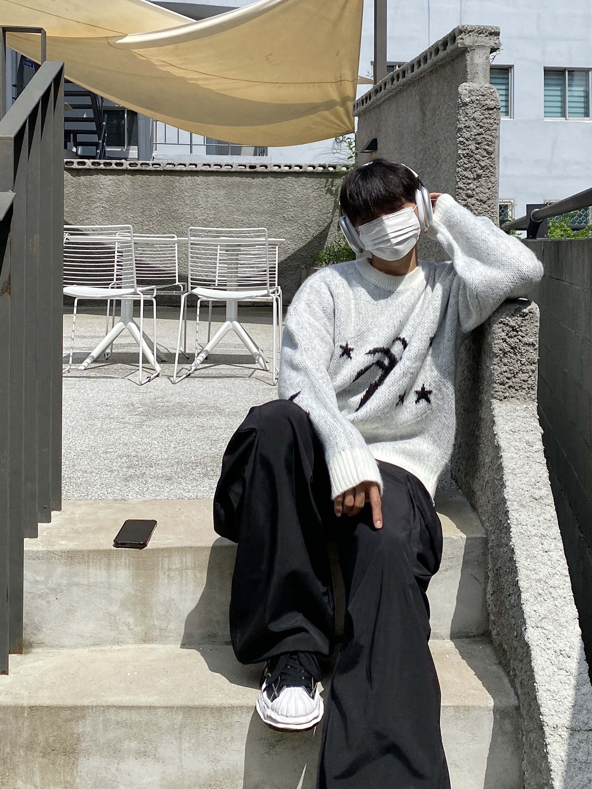Maison Mihara Yasuhiro Blakey OG Sole Leather Low-top Sneakers Black 착용 스타일 - 5
