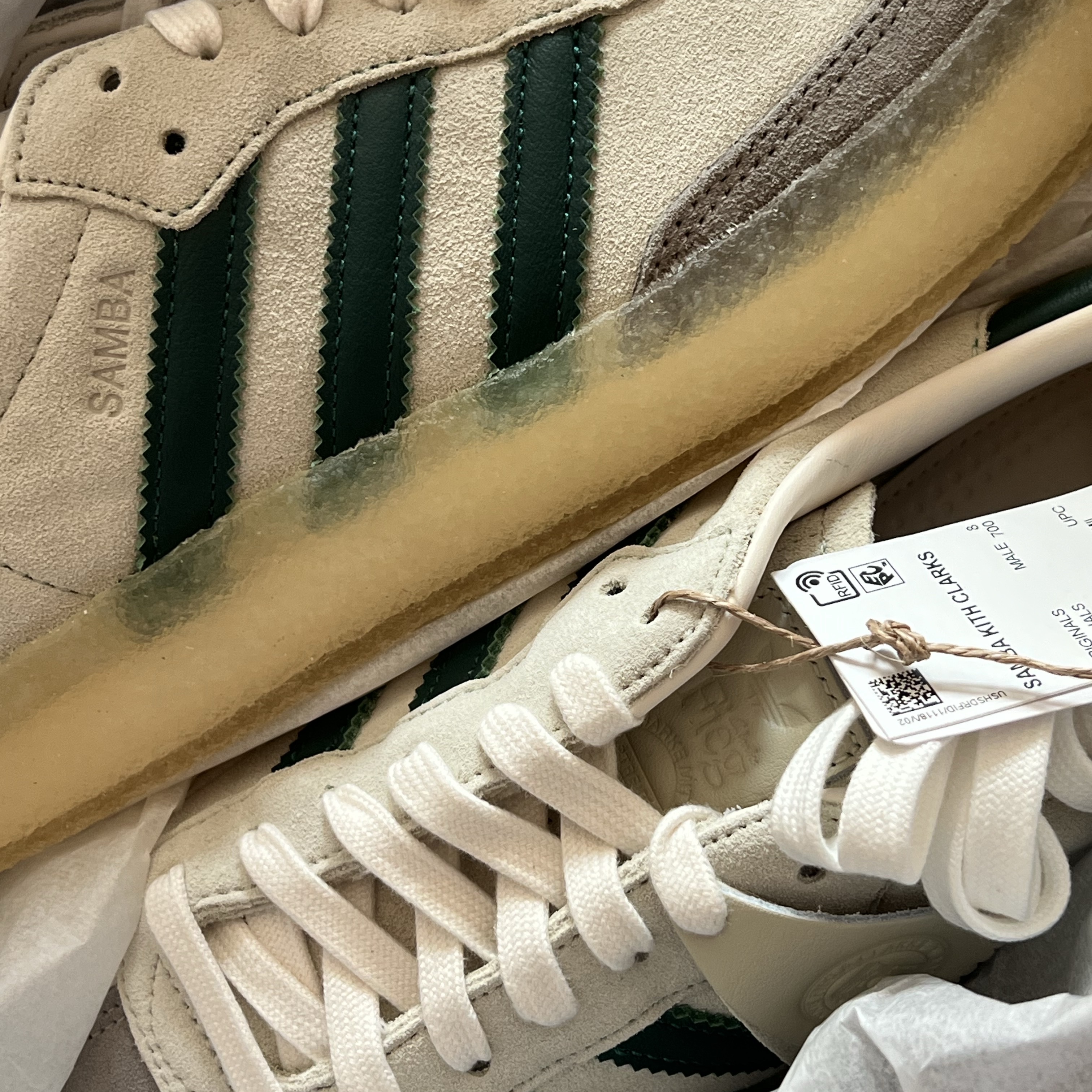 Adidas x Clarks x Ronnie Fieg 8th Street Samba Chalk White Green 착용 스타일 - 1