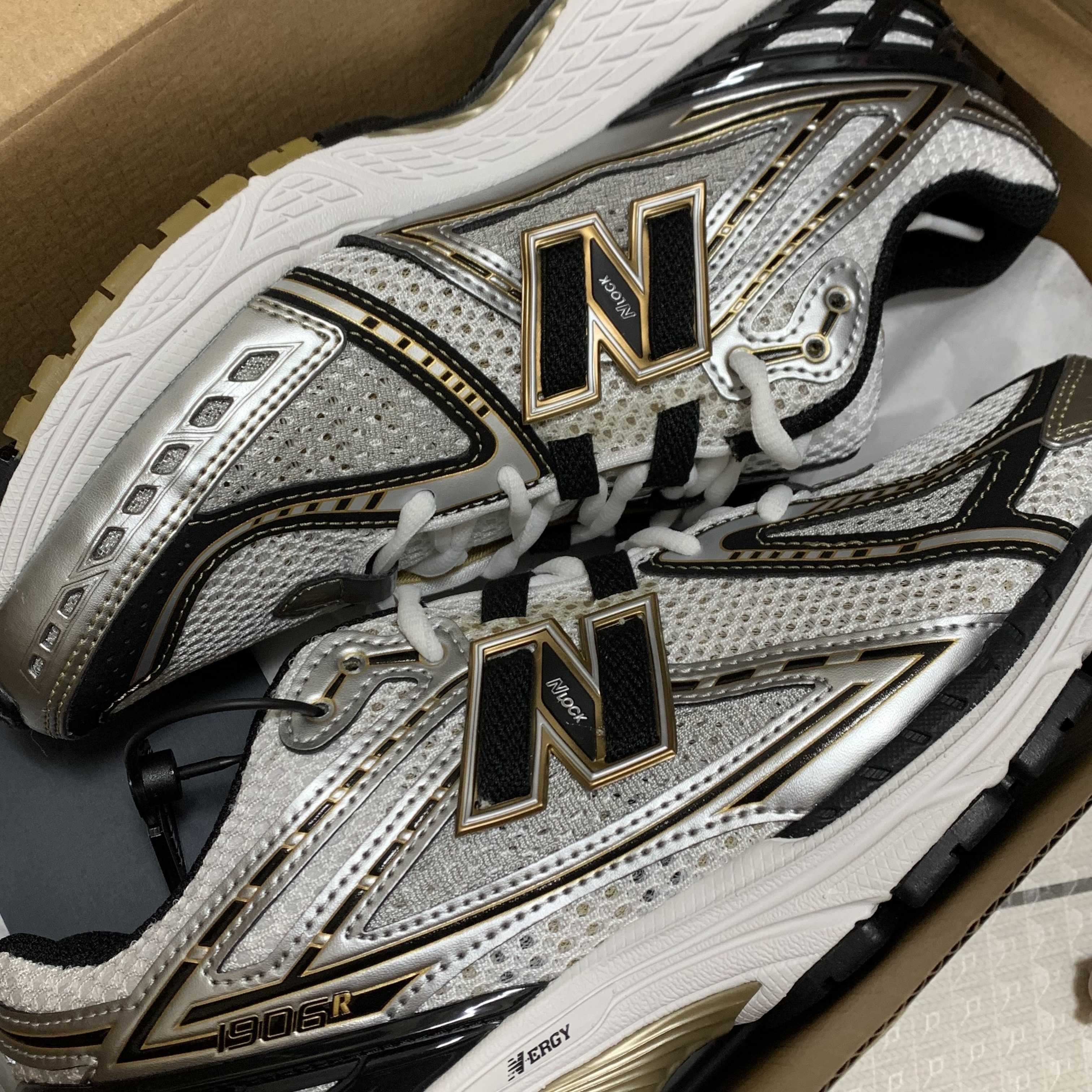 New Balance 1906R White Gold, New Balance x Aime Leon Dore 1906R Jade 착용 스타일 - 1