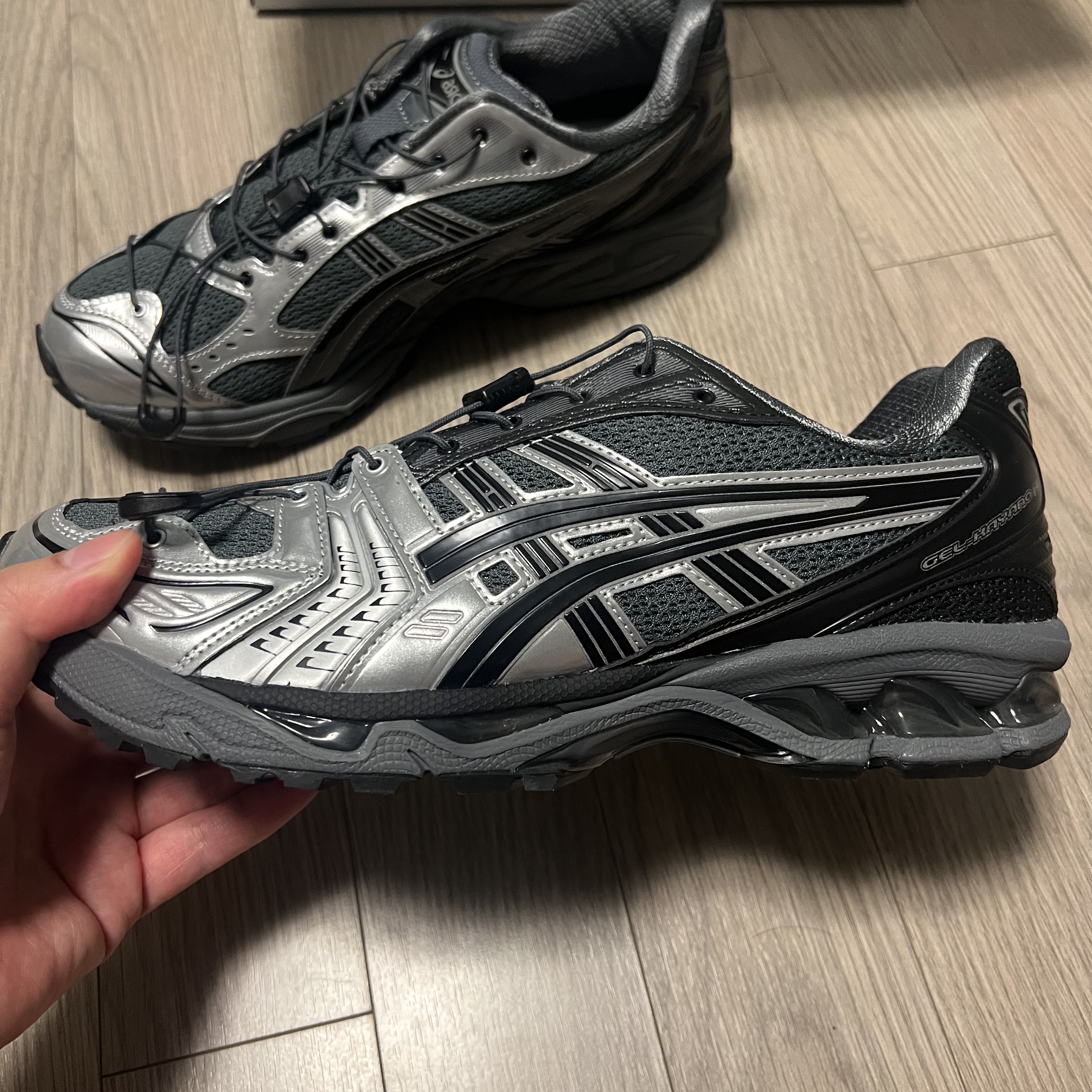 Asics x Unaffected Gel-Kayano 14 Silver Moon 착용 스타일 - 4