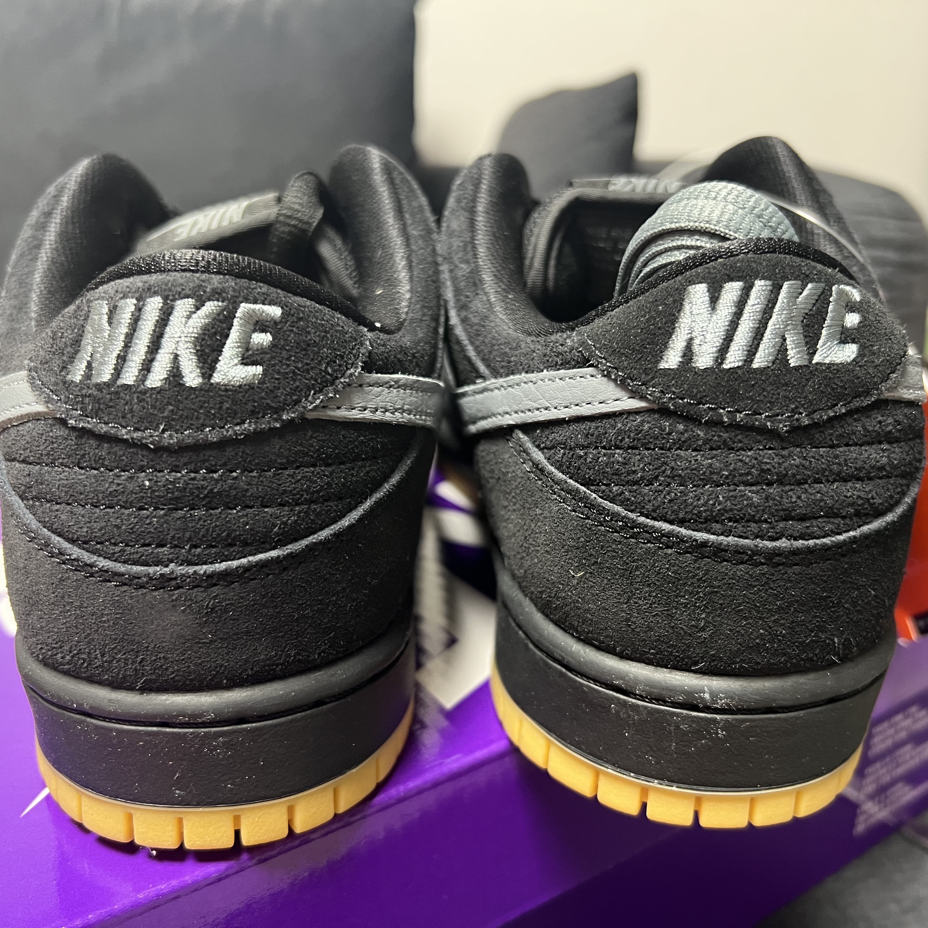 Nike SB Dunk Low Pro Black Cool Grey 착용 스타일 - 3