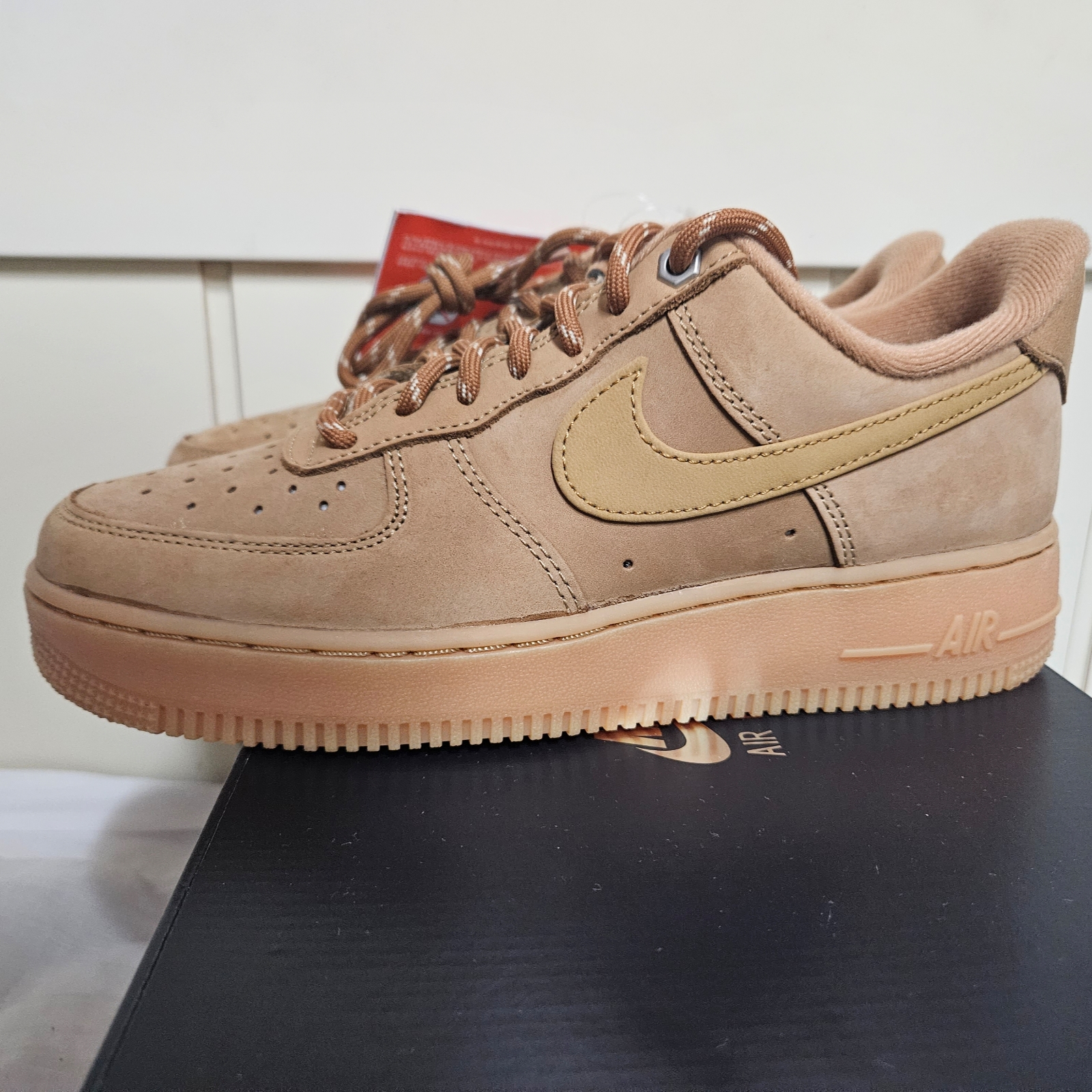 Nike Air Force 1 '07 WB Flax 착용 스타일