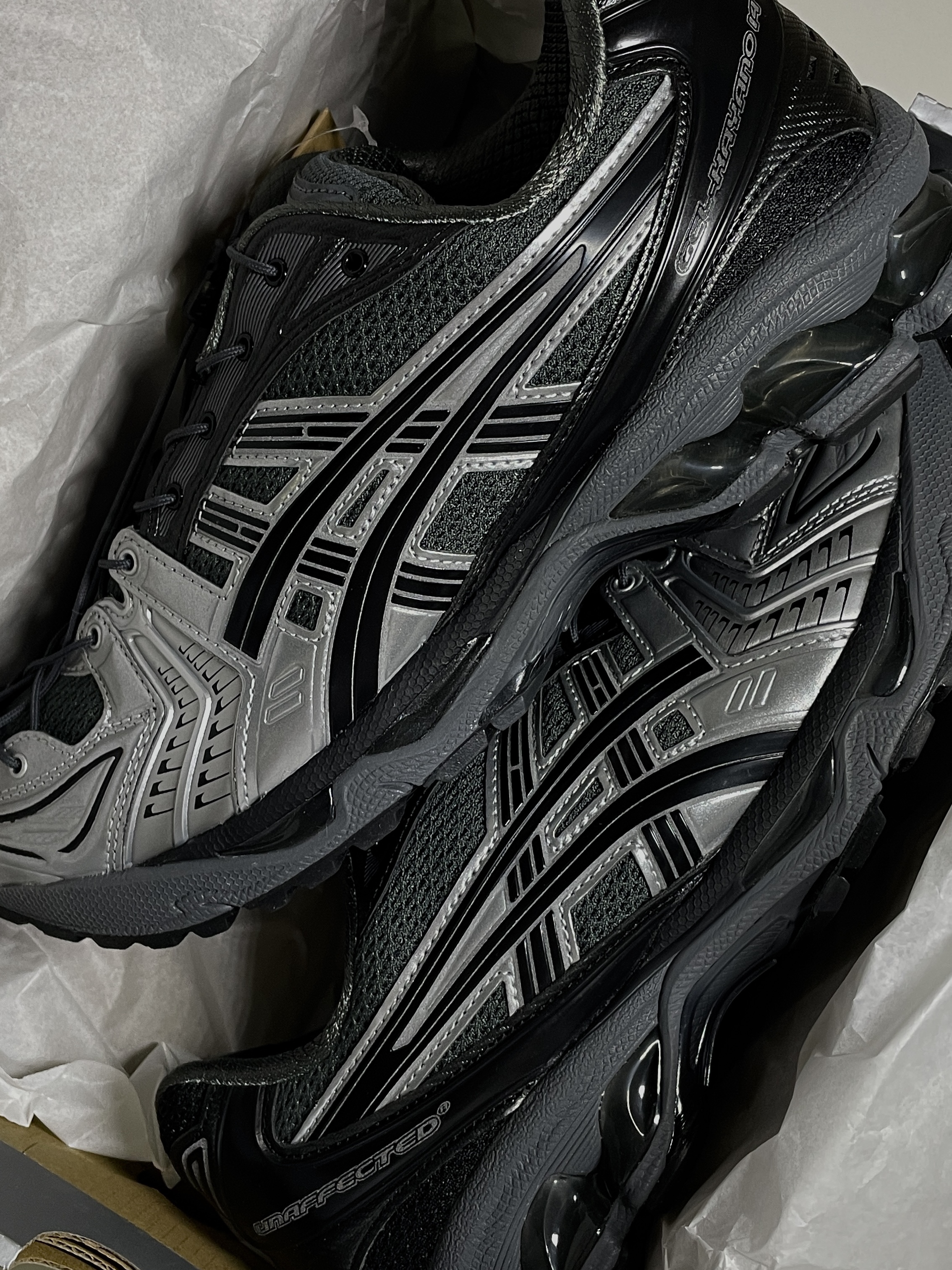 Asics x Unaffected Gel-Kayano 14 Silver Moon 착용 스타일 - 5