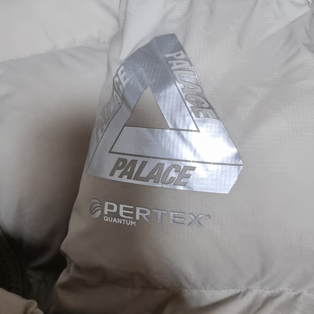 Palace Pertex Matte Balaclava Puffa Stone Arctica - 23FW 착용 스타일