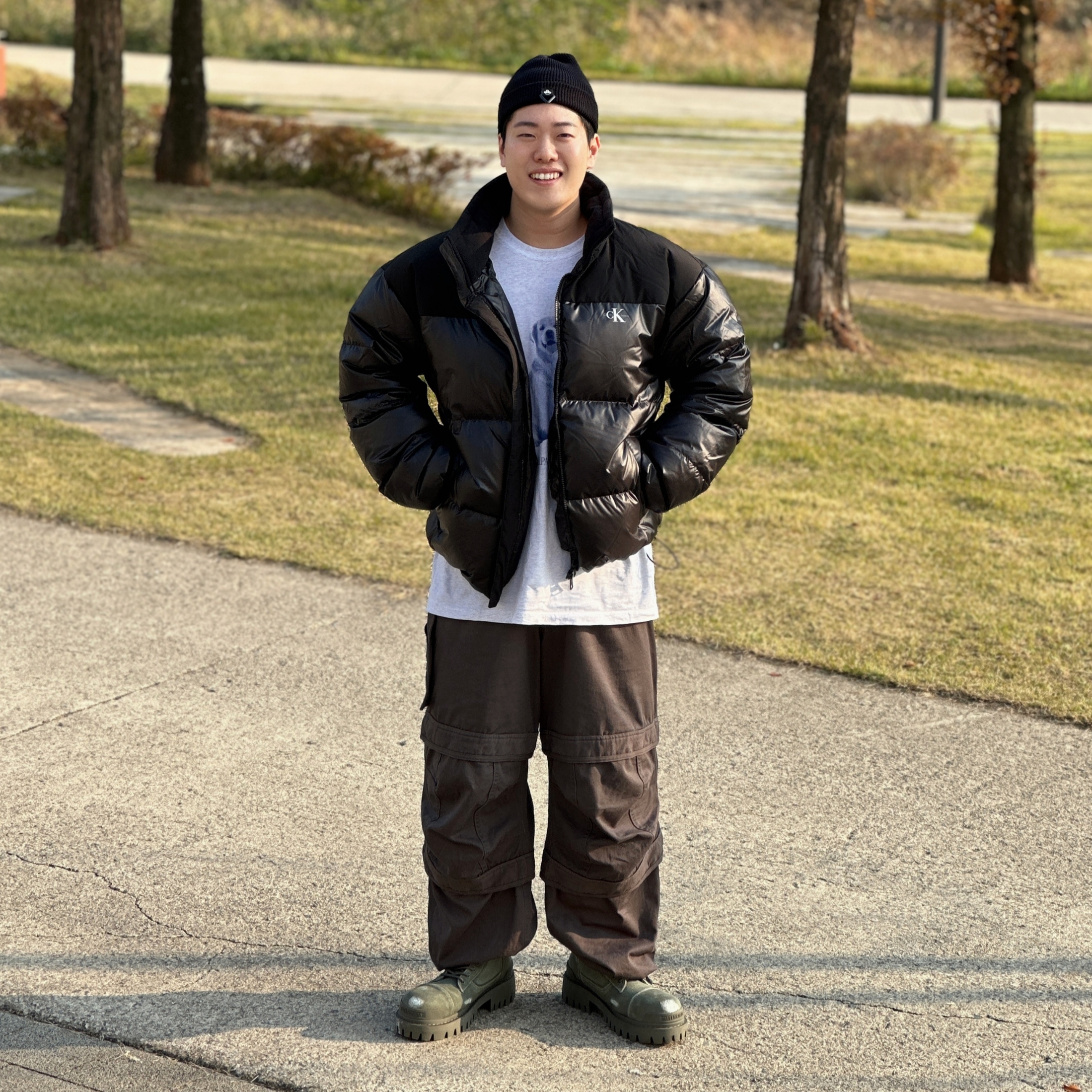 Farfromwhat Far Layered Work Pants Charcoal 착용 스타일 - 1