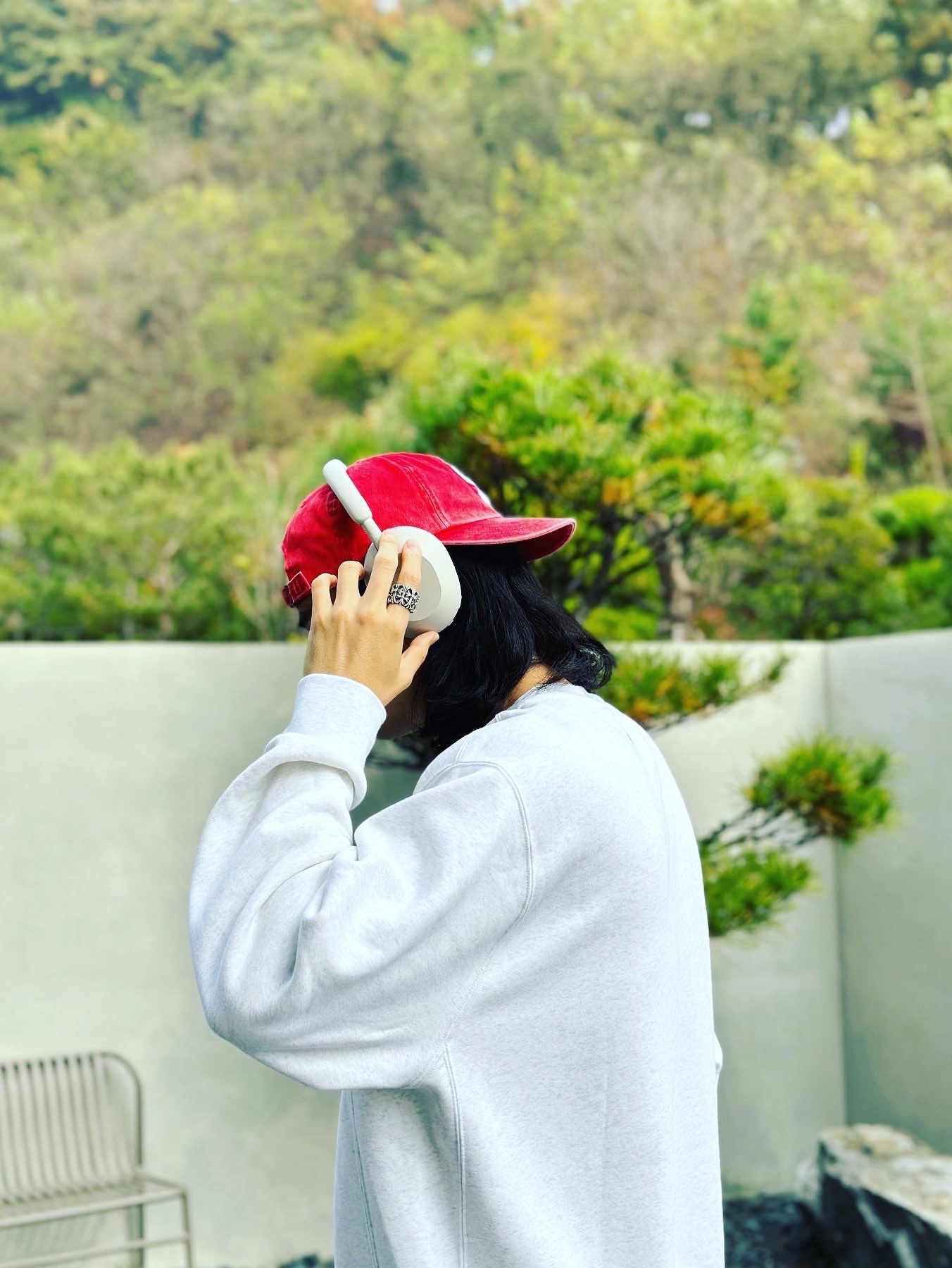 Sony WH-1000XM5 Silver (Korean Ver.), Supreme Pigment Print S Logo 6-Panel Red - 23FW 착용 스타일 - 3