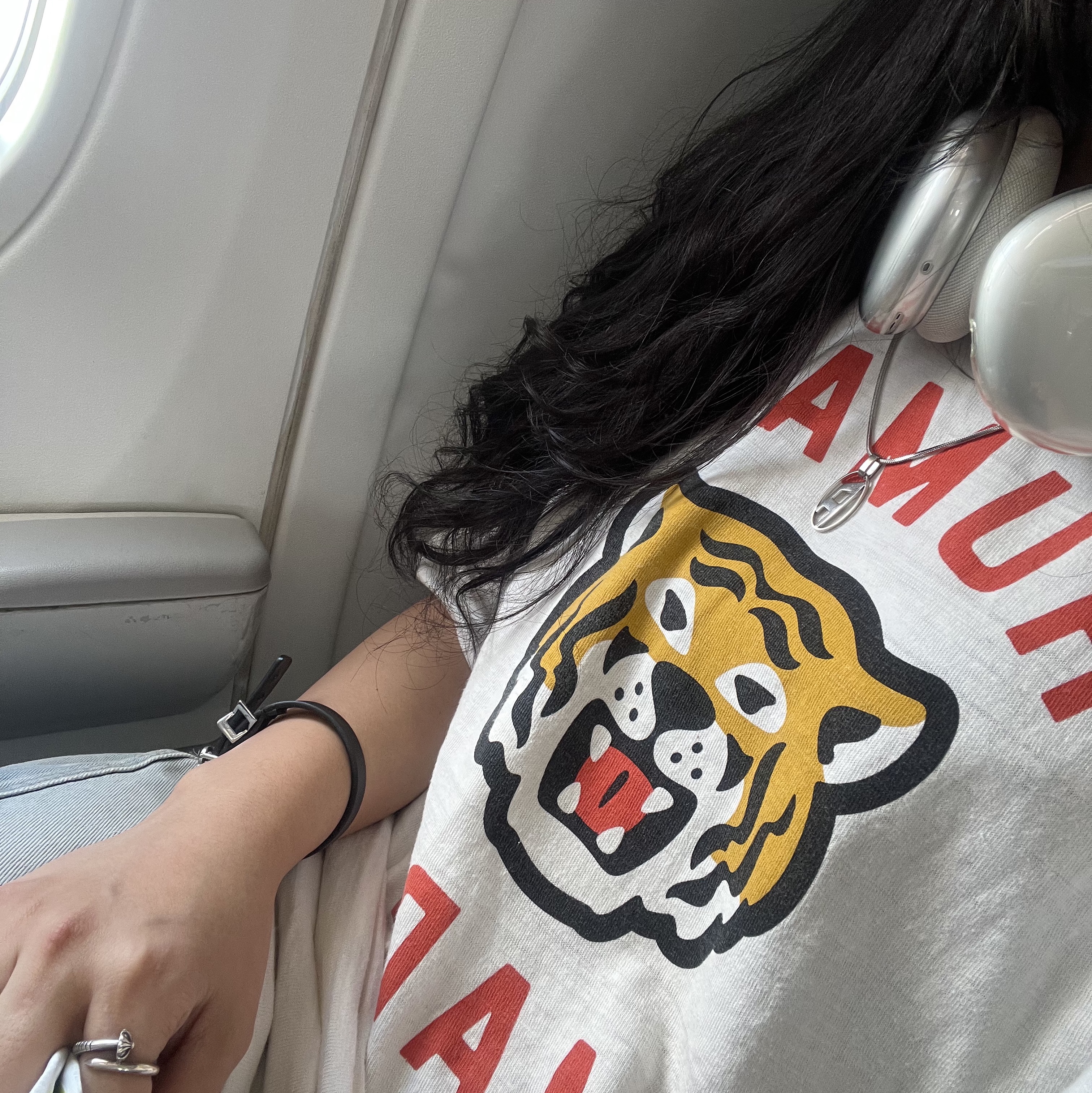 Apple AirPods Max Lightning Silver (Korean Ver.), Human Made Graphic T-Shirt #05 White 착용 스타일 - 1