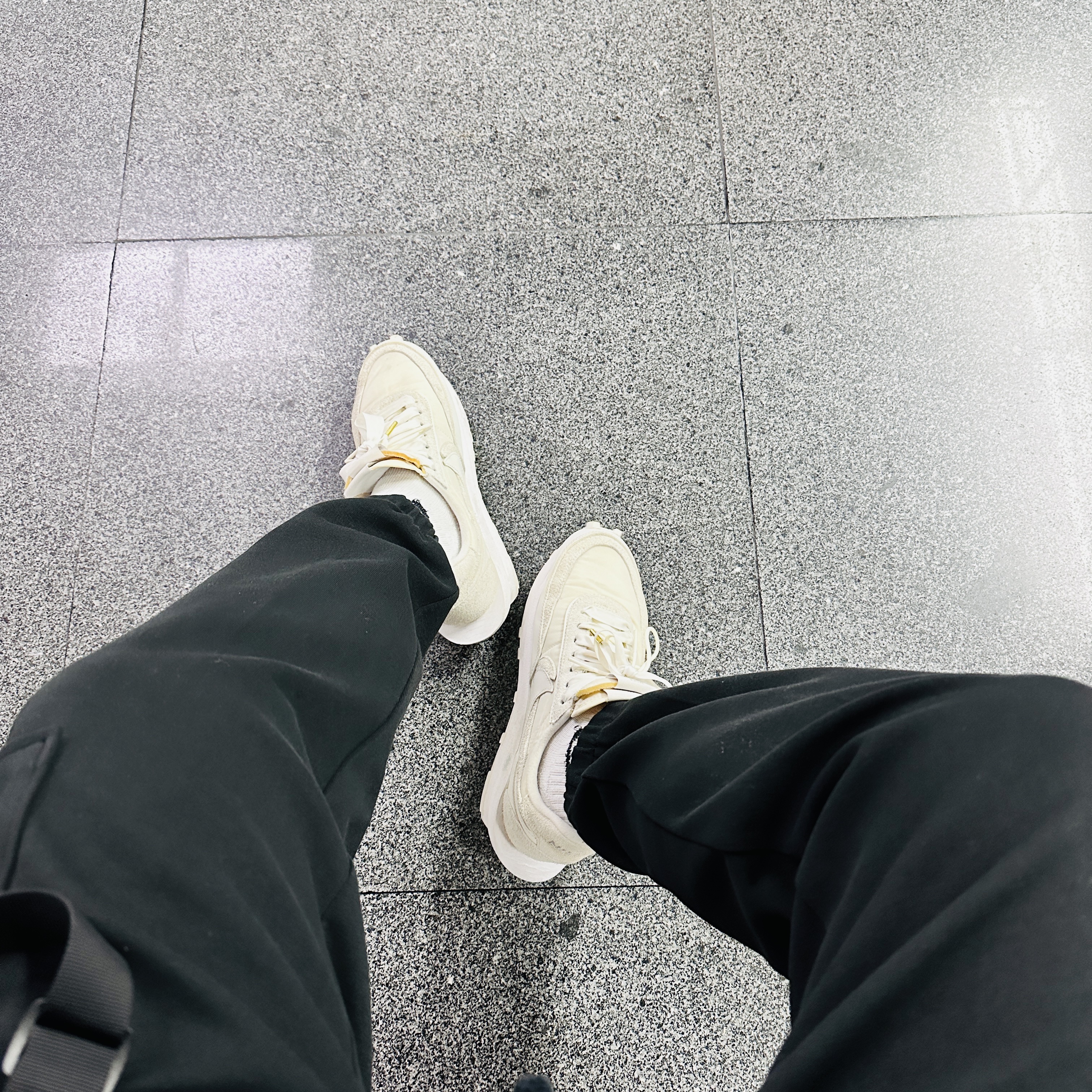 Nike x Sacai LDWaffle White Nylon 착용 스타일 - 1