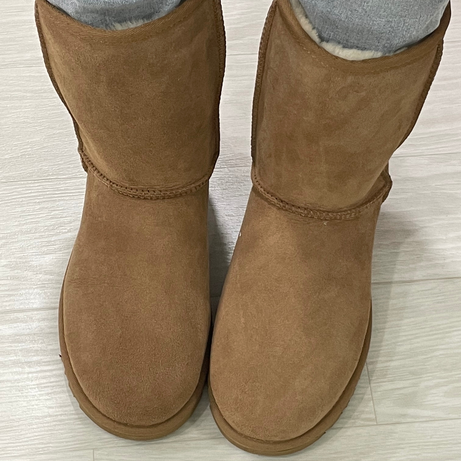 (W) UGG Classic Short II Boots Chestnut 착용 스타일 - 1