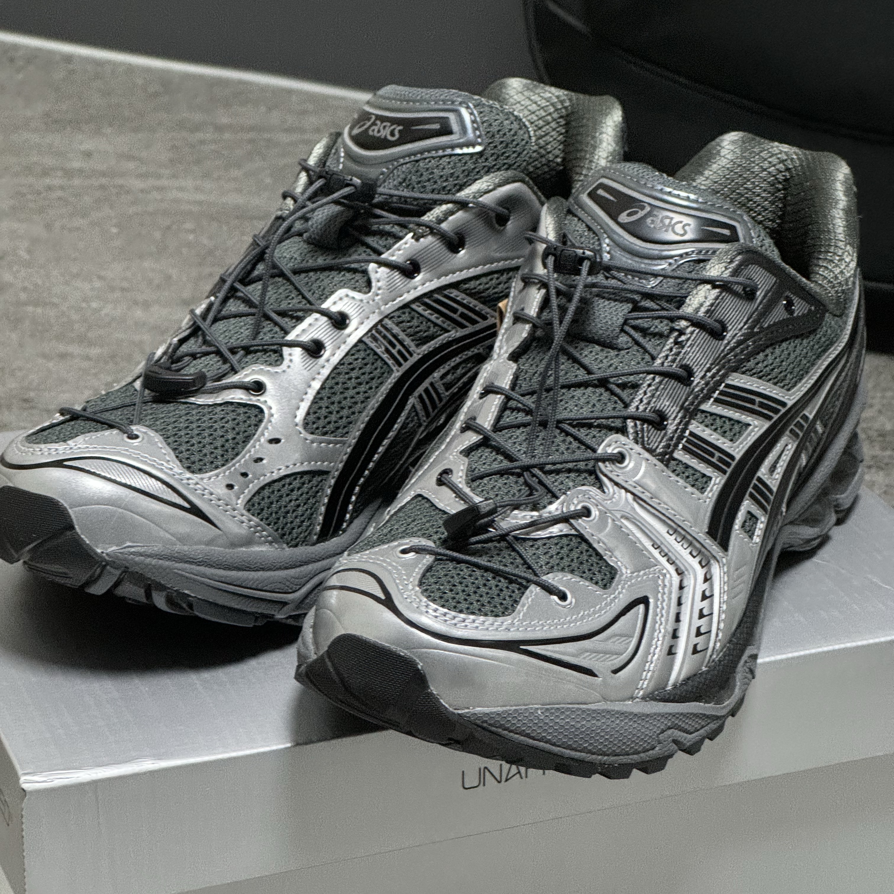Asics x Unaffected Gel-Kayano 14 Silver Moon 착용 스타일 - 2