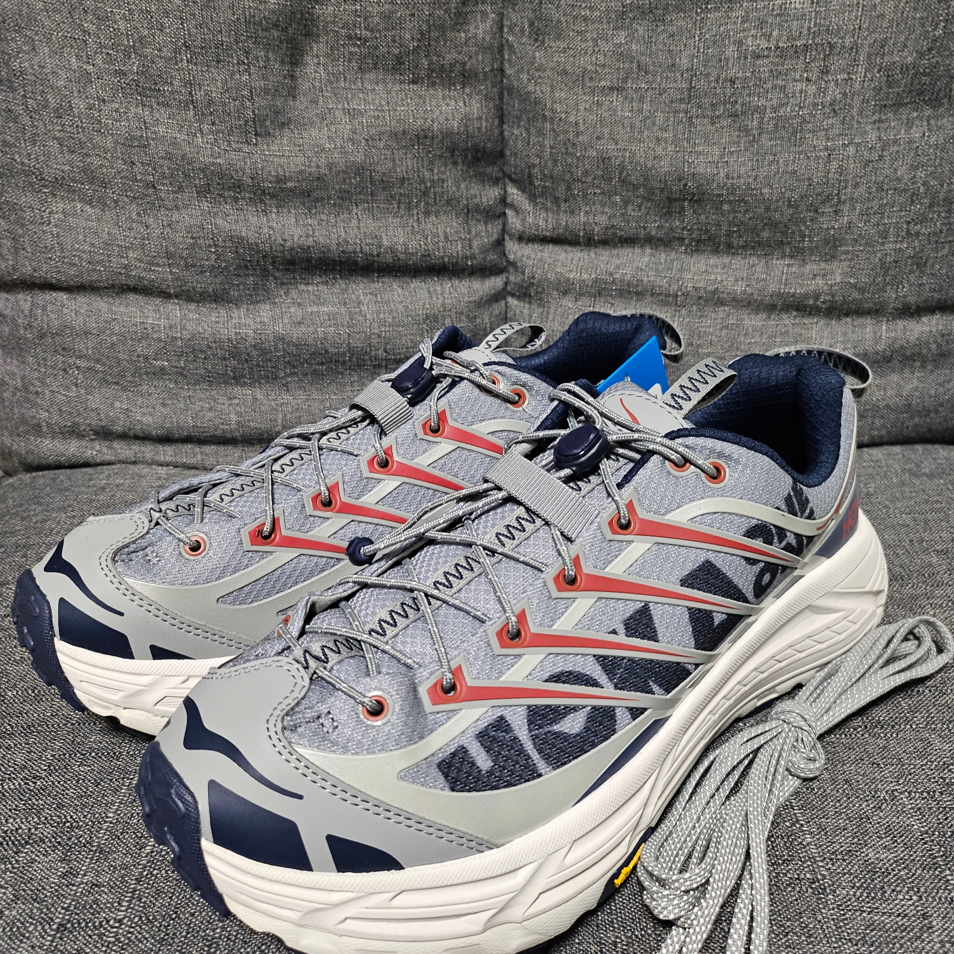 Hoka Mafate Three 2 Limestone Outer Space 착용 스타일