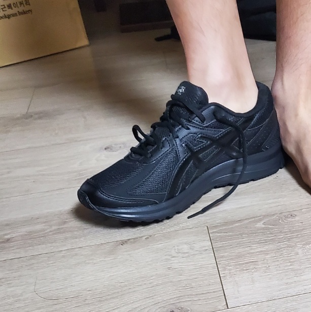 Asics Jog 100 S Black - 2E Wide 착용 스타일