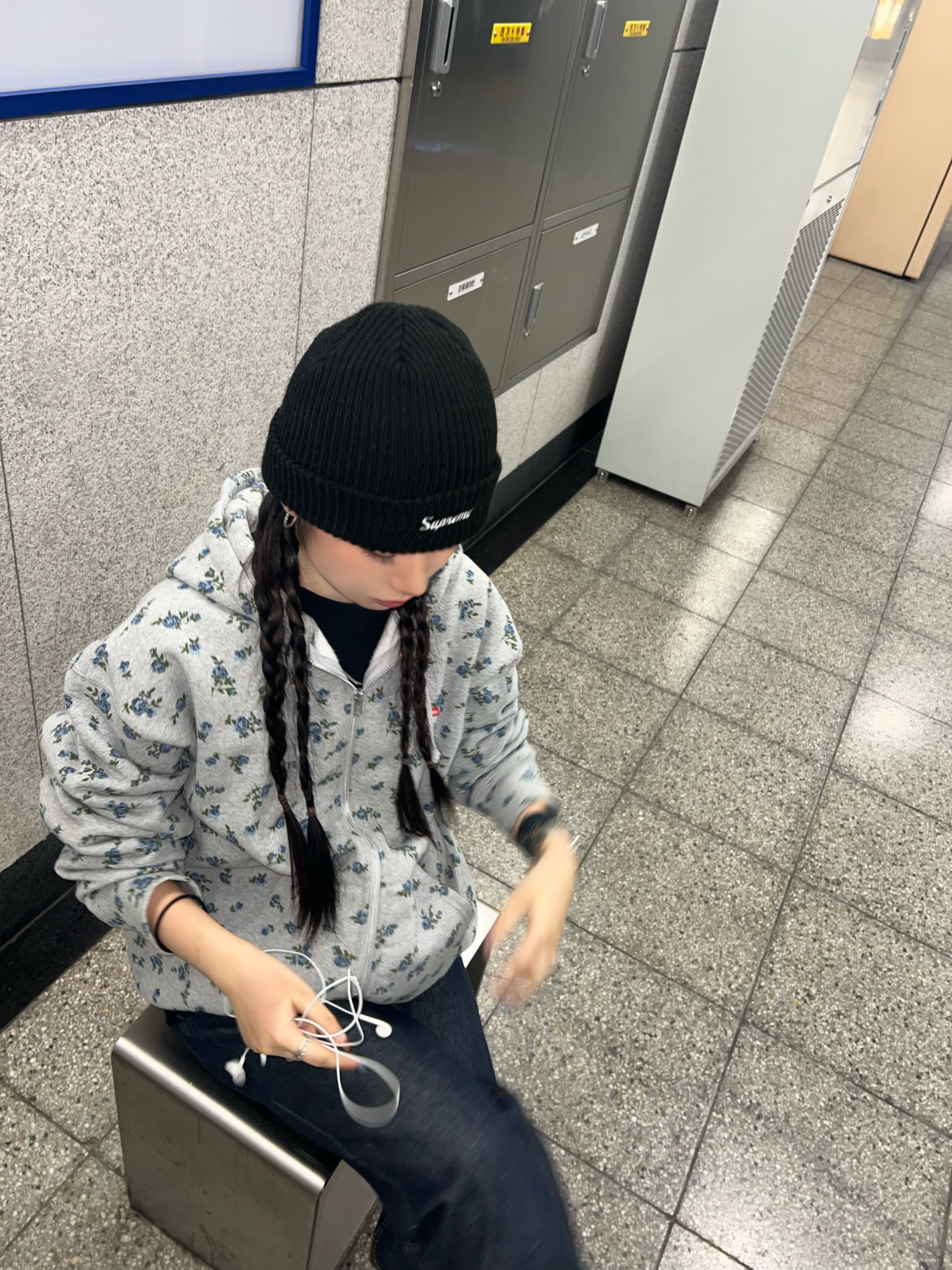 Supreme Small Box Zip Up Hooded Sweatshirt Flowers - 23FW 착용 스타일 - 4