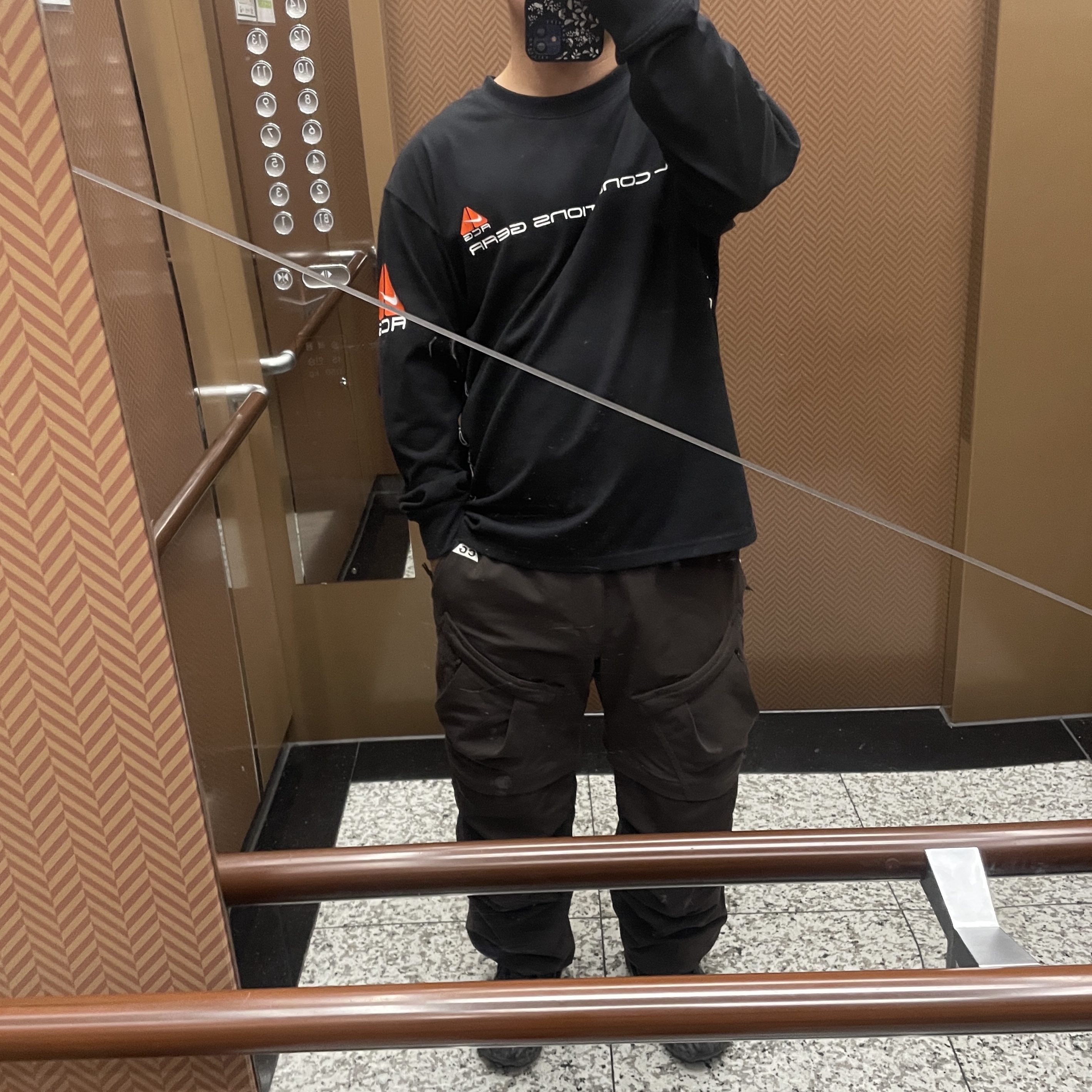 Nike NRG ACG SSNL Lungs Long Sleeve T-Shirt Black - Asia, Nike ACG Smith Summit Cargo Pants Velvet Brown - Asia 착용 스타일