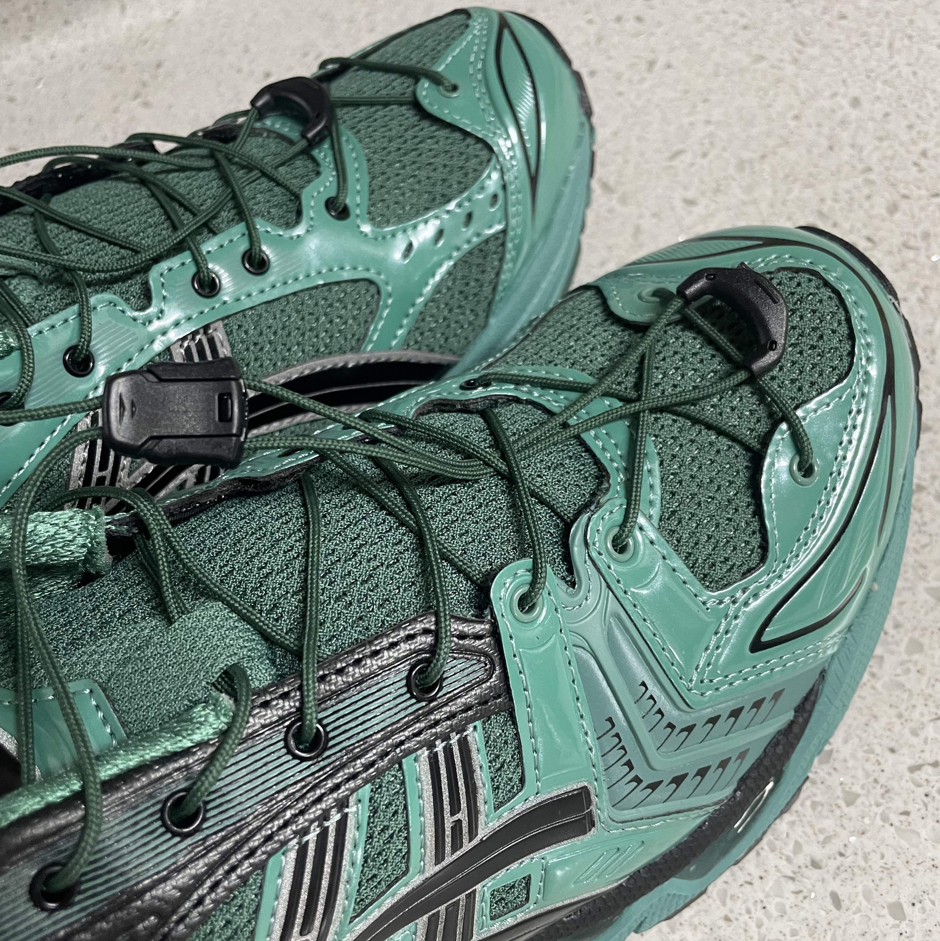 Asics x Unaffected Gel-Kayano 14 Uranus Green 착용 스타일 - 3