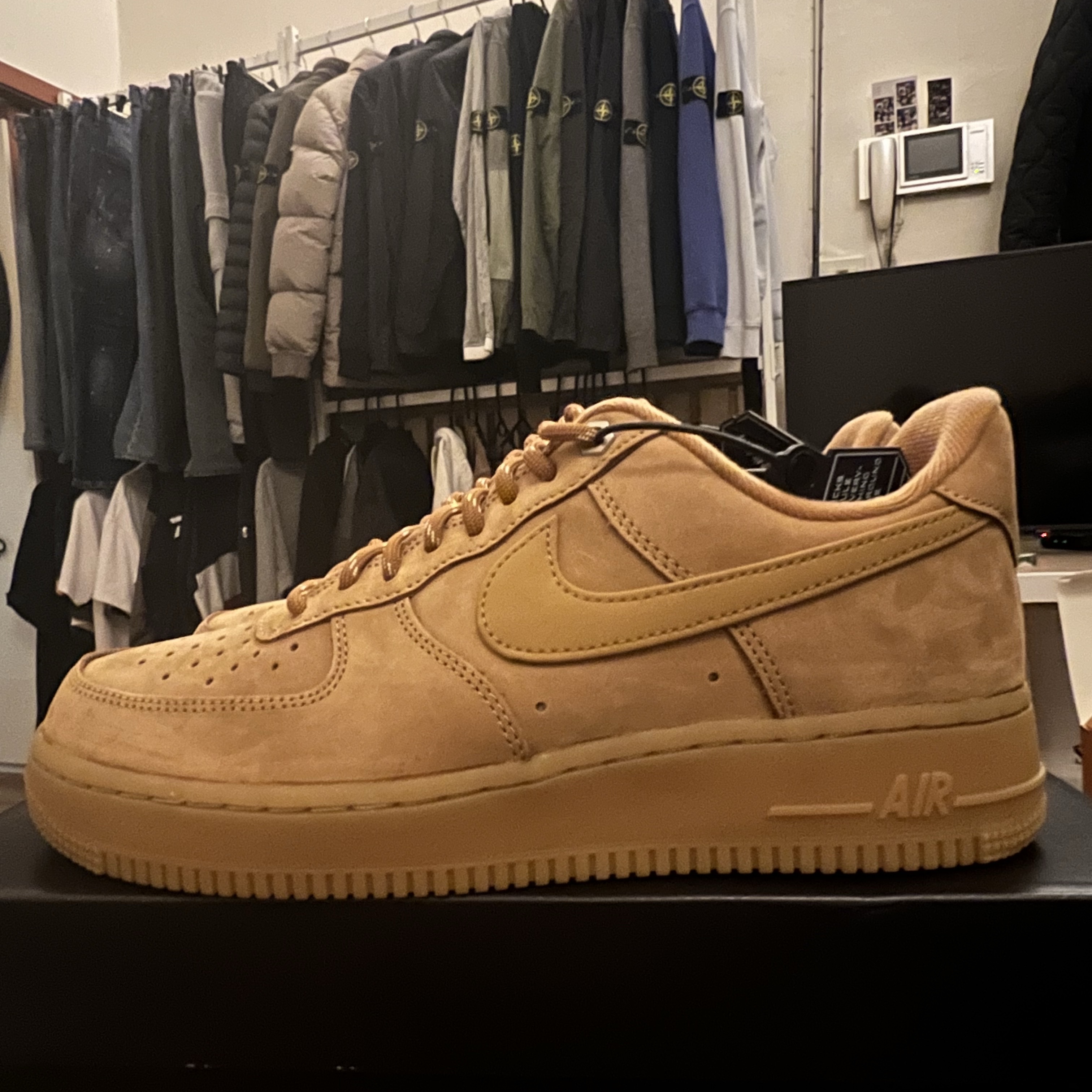 Nike Air Force 1 '07 WB Flax 착용 스타일