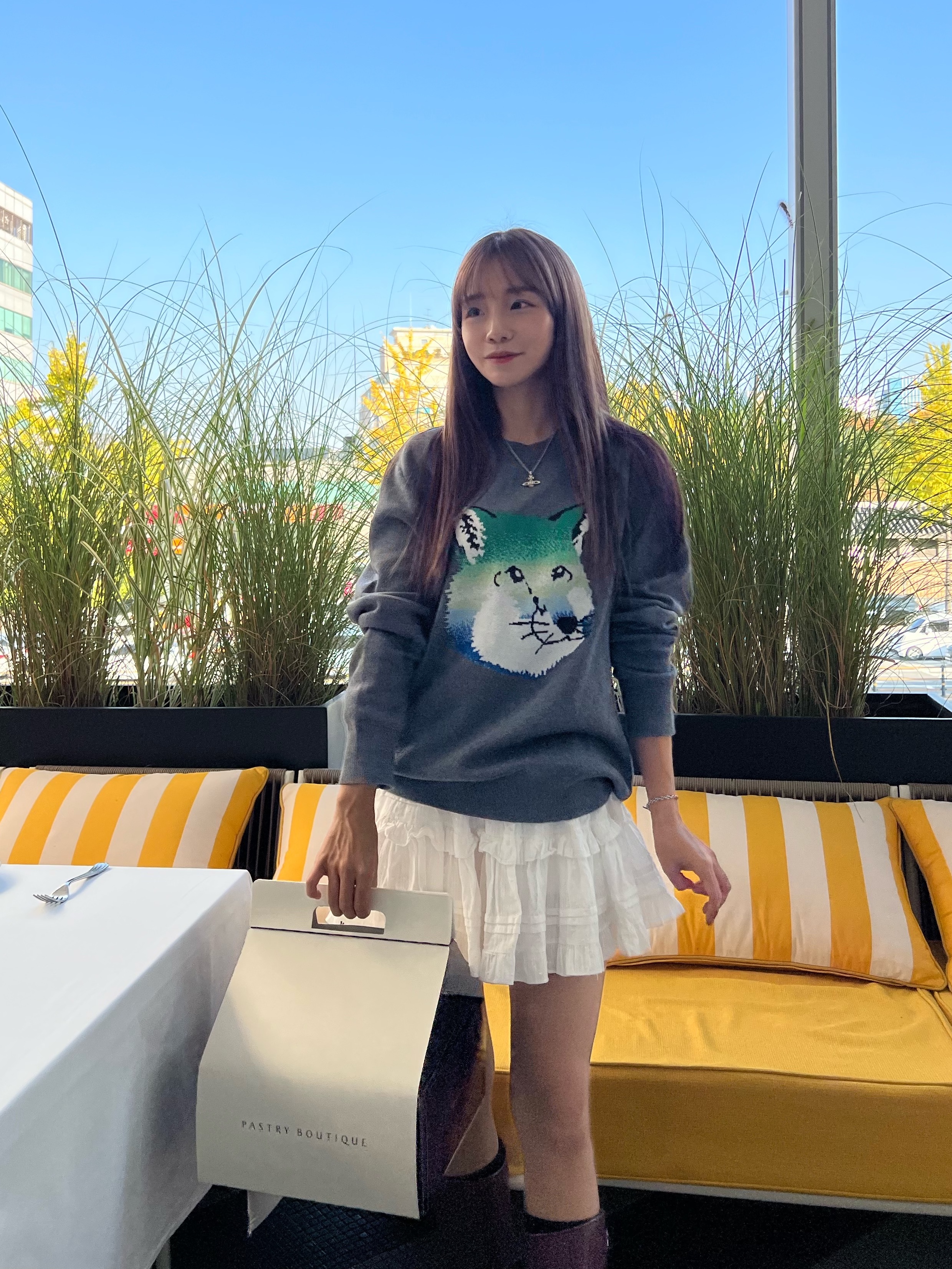 Maison Kitsune Vibrant Fox Head Instarsia Comfort Pullover Dark Grey Melange 착용 스타일 - 3