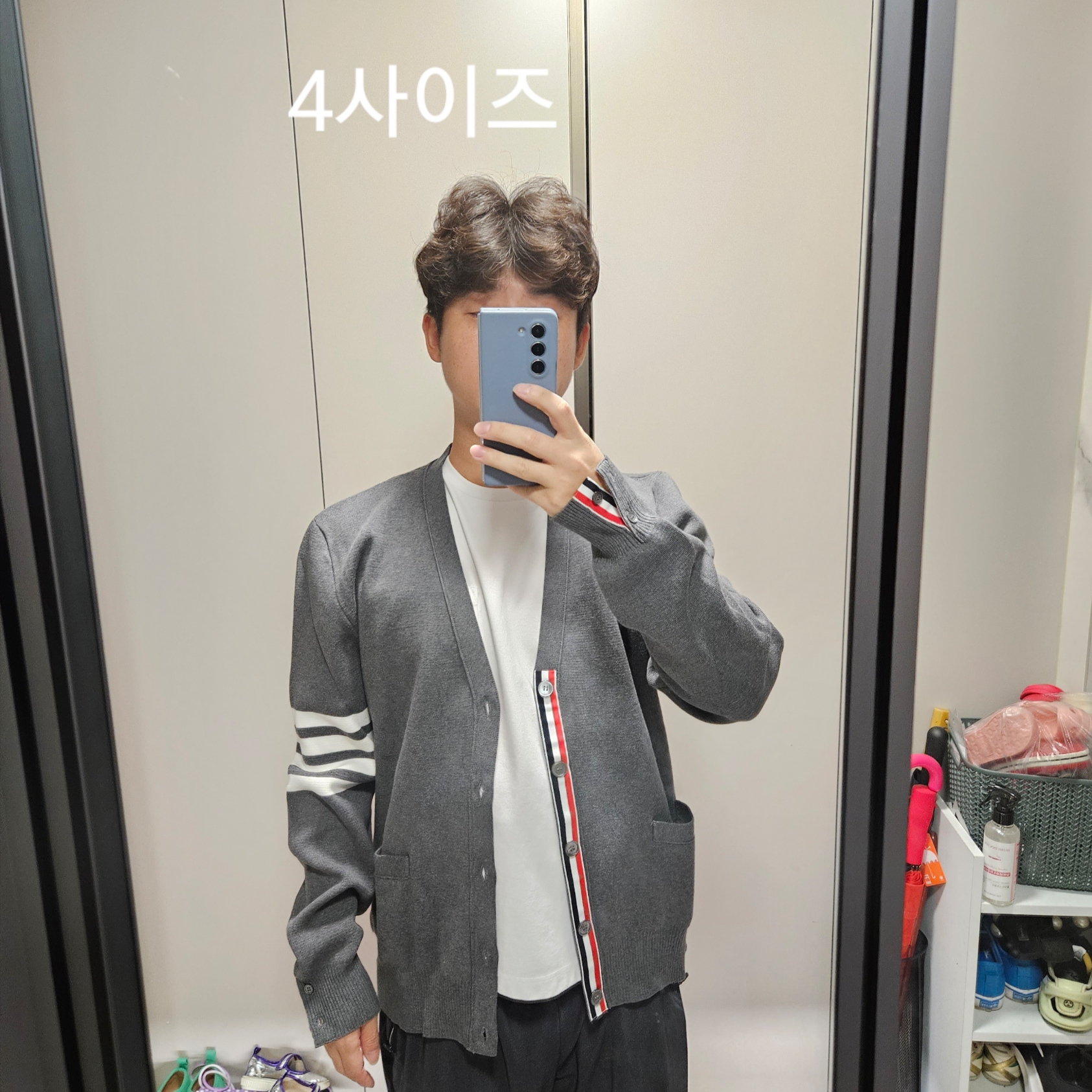 Thom Browne Milano Stitch 4-Bar Cardigan Medium Grey 착용 스타일 - 2