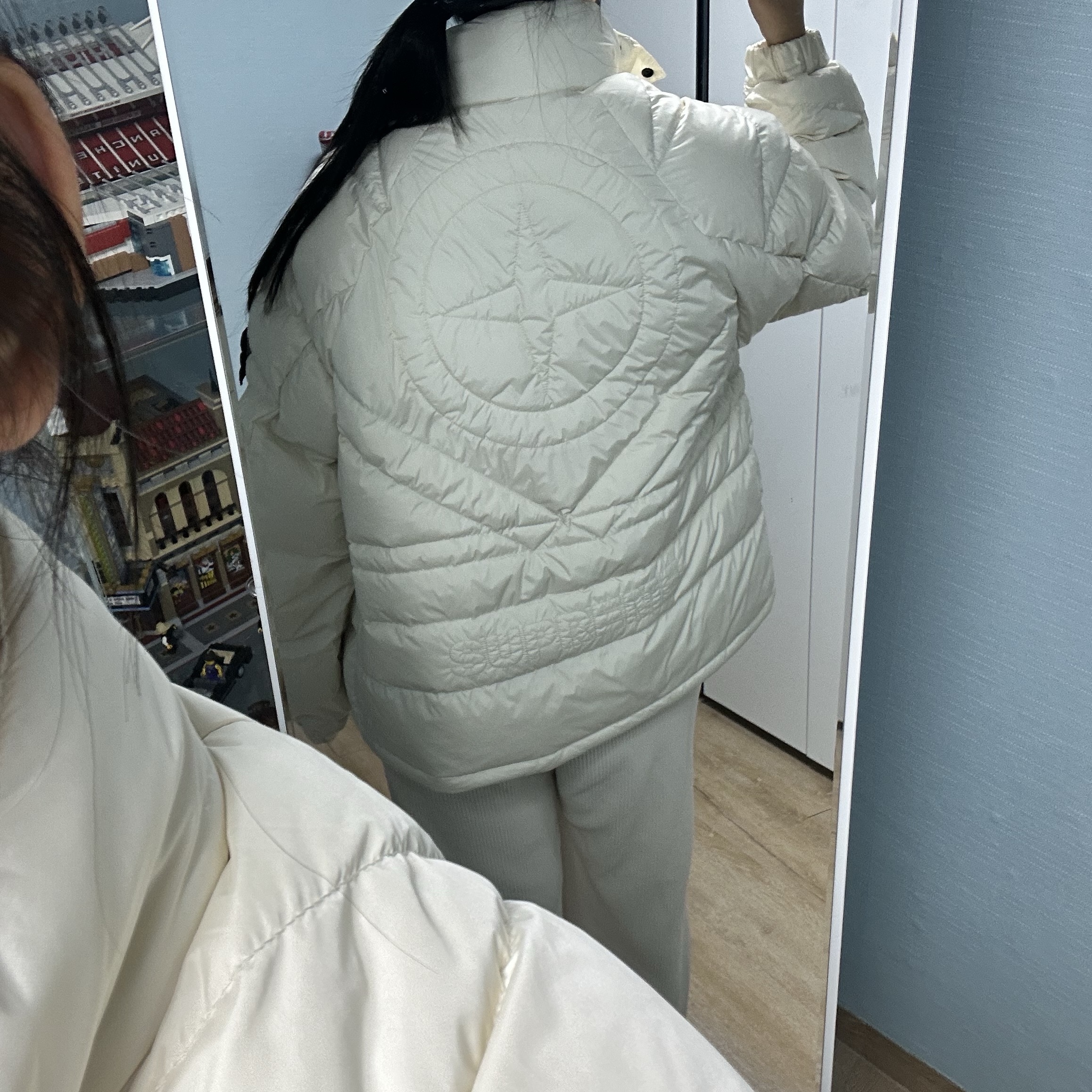Supreme x Stone Island Reversible Down Puffer Jacket White - 23FW 착용 스타일 - 2