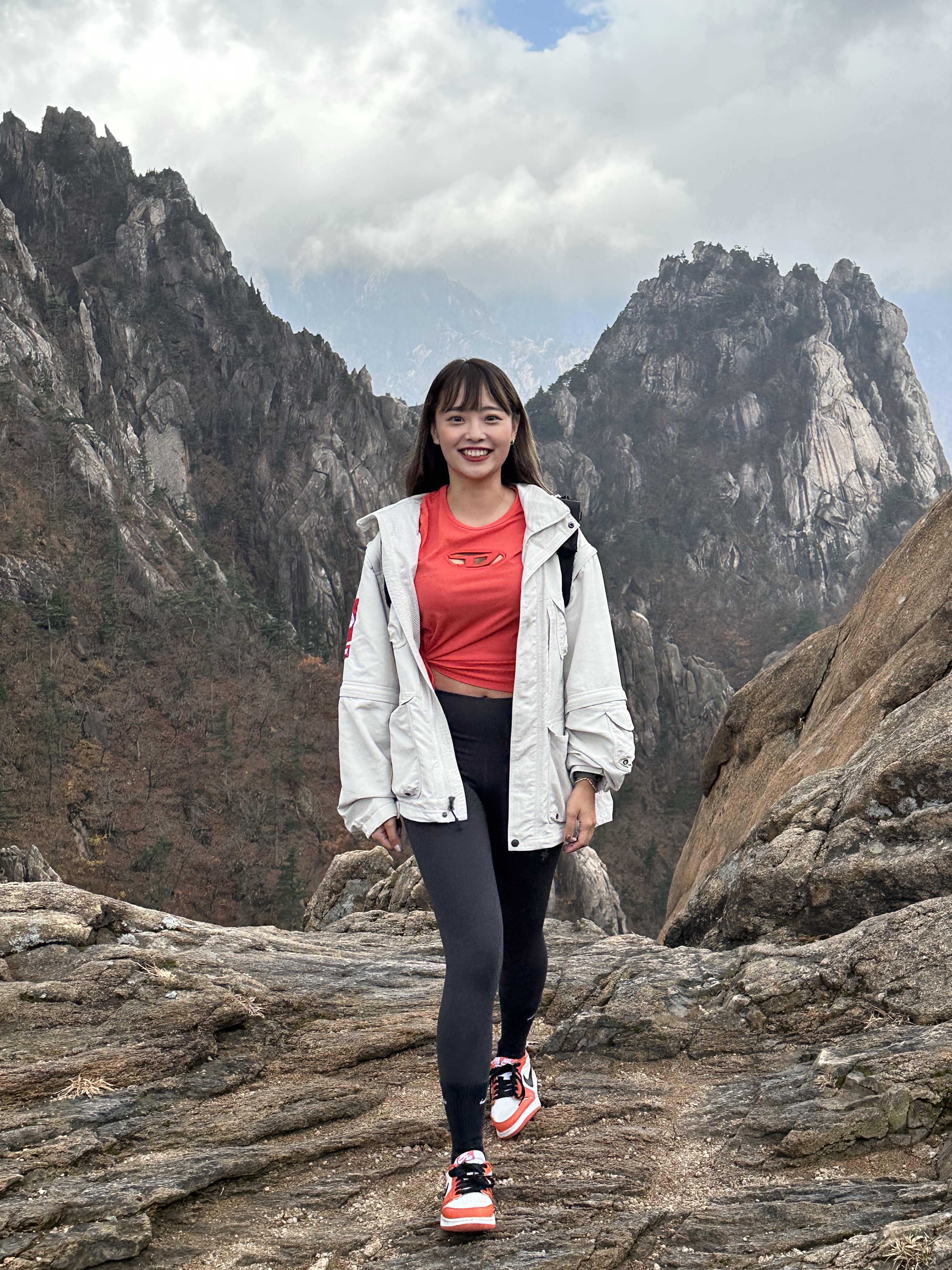 Supreme x The North Face Trekking Convertible Jacket Stone - 22SS, Jordan 1 Low OG Starfish 착용 스타일 - 3